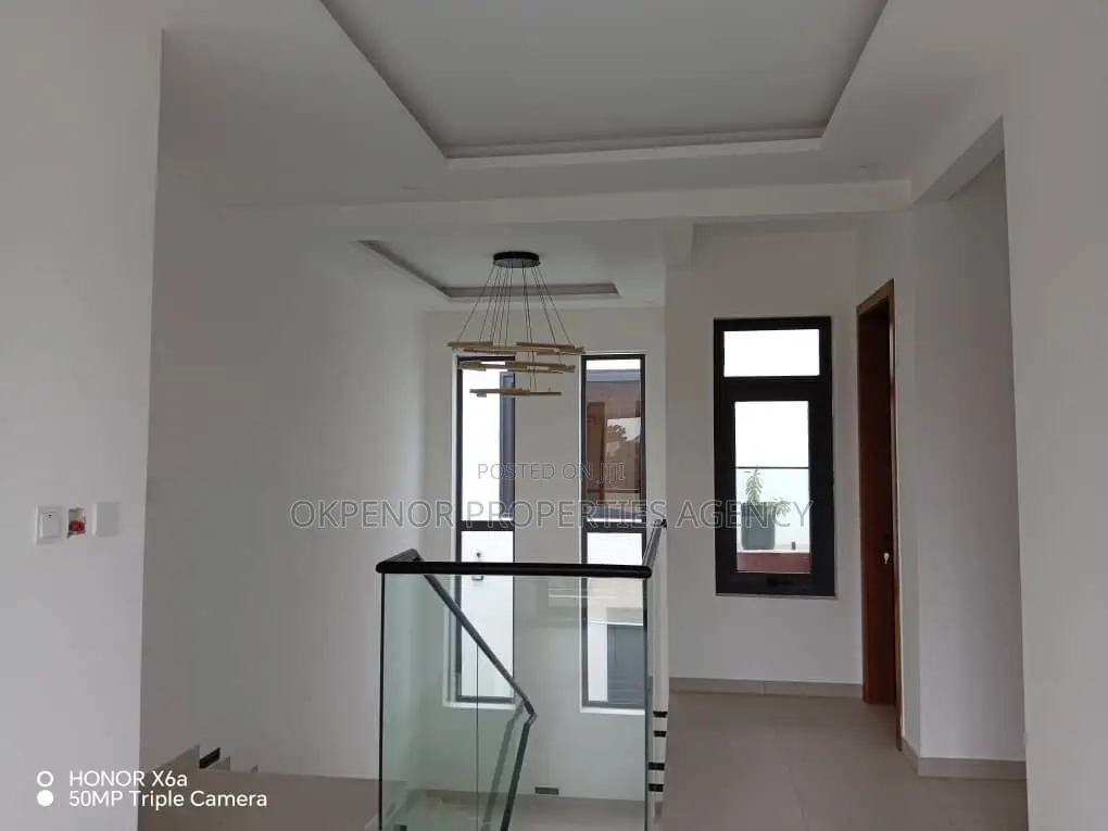 4bdrm House in Com16, Accra Metropolitan for sale