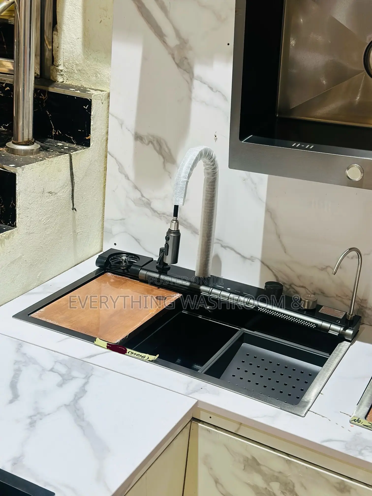 Modern Waterfall Sink_5 Functions Waterfall Sink