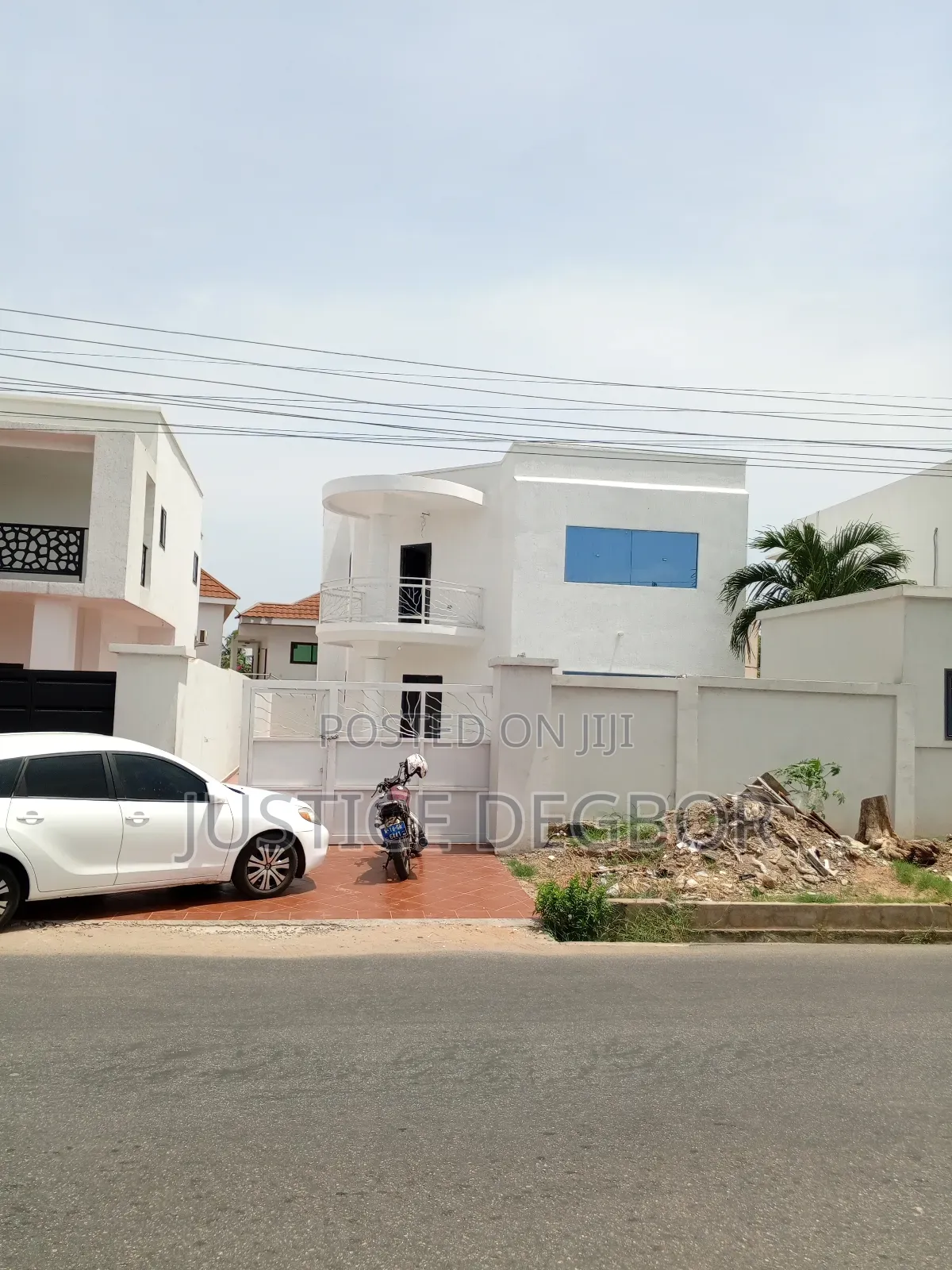 5bdrm House in Accra Metropolitan for sale