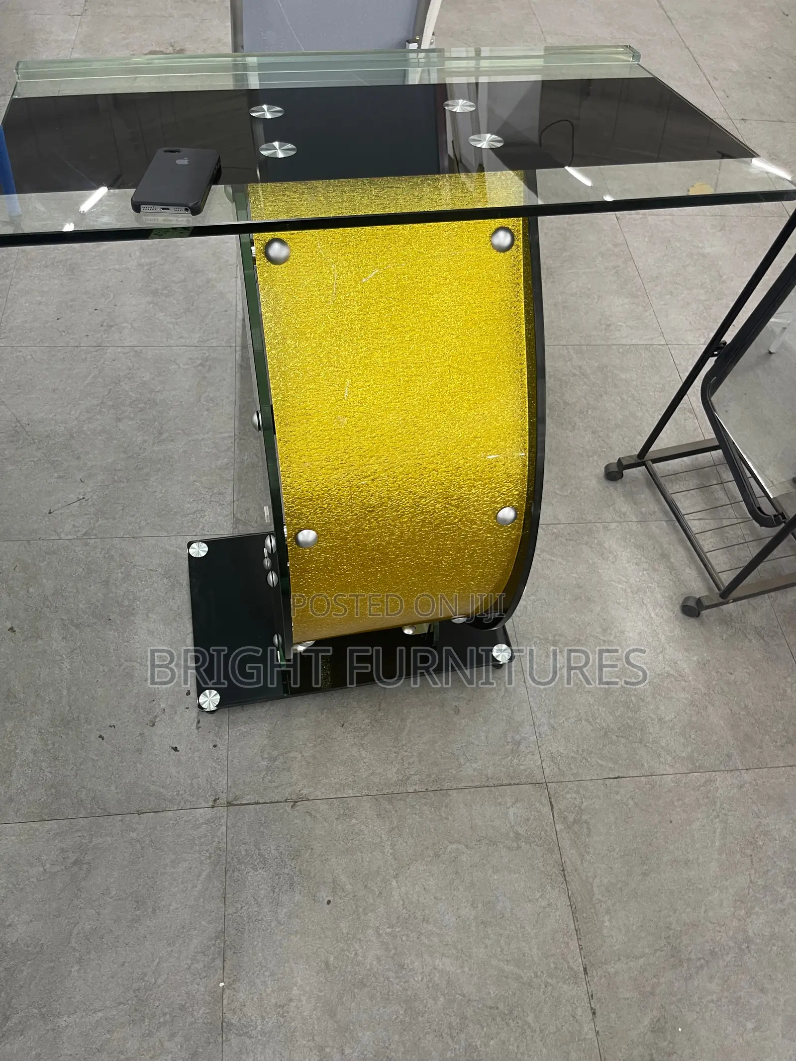 Quality Glass Pulpit