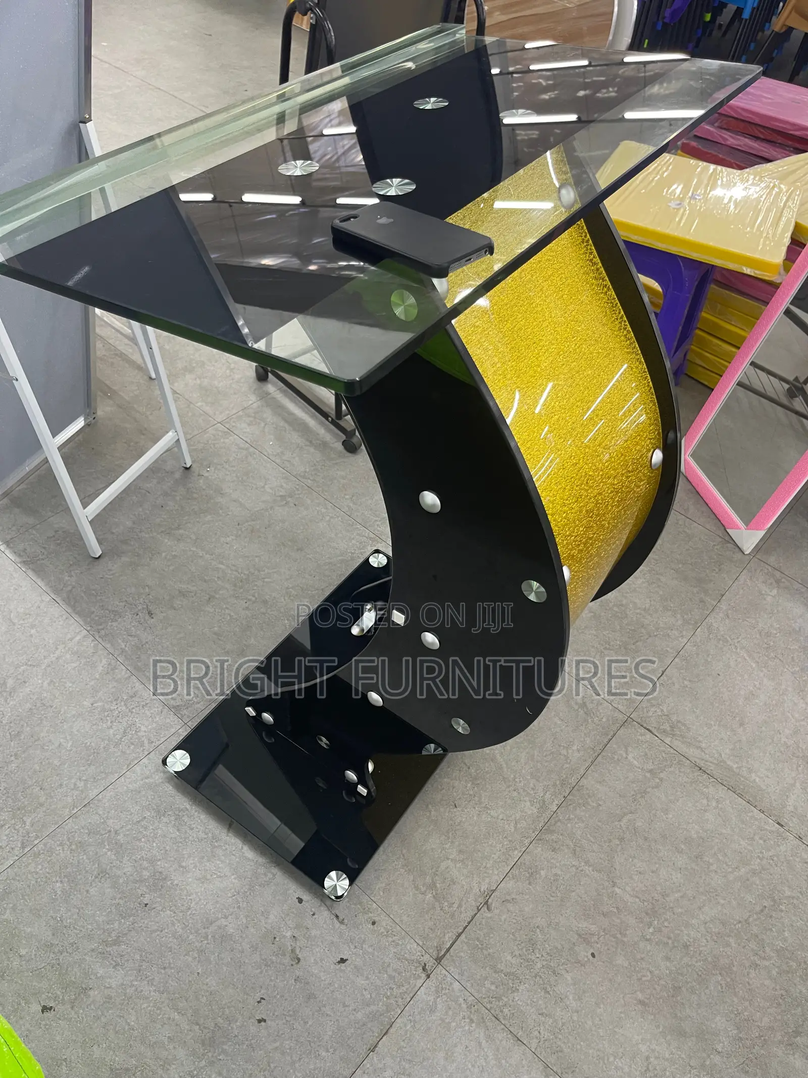 Quality Glass Pulpit