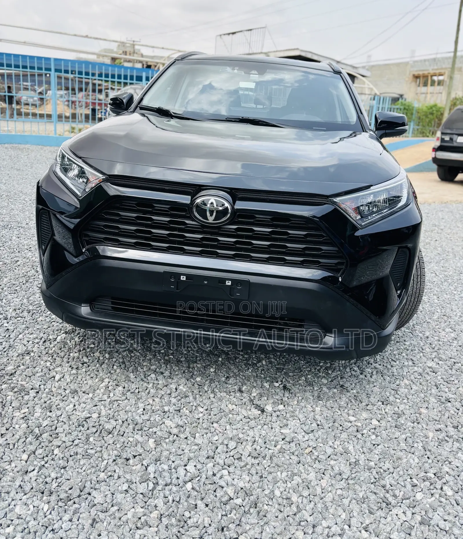 Toyota RAV4 XLE 2022 Black