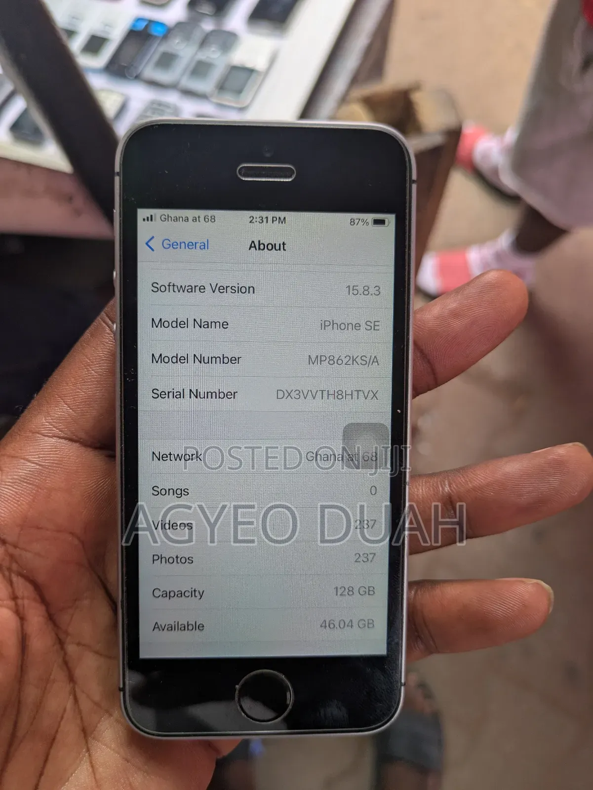 Apple iPhone SE 128 GB Silver