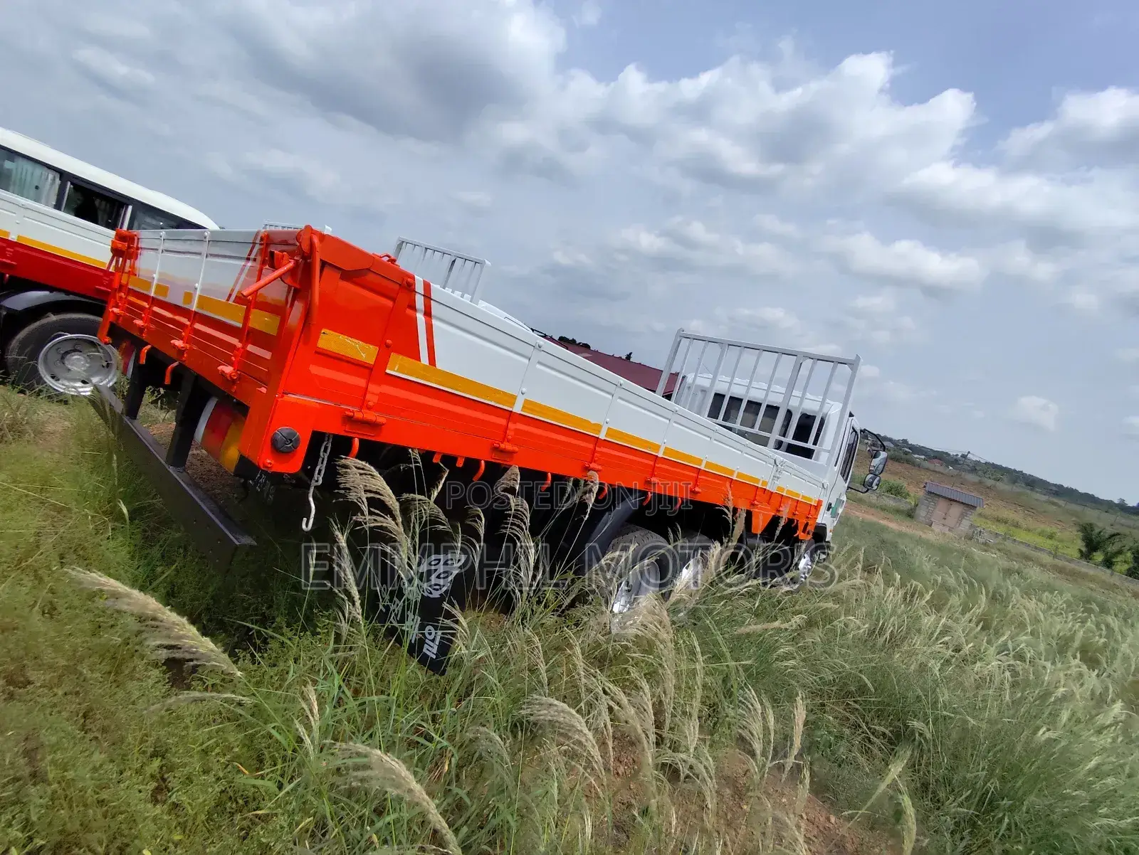 2015 Hyundai Gold Double Axle. New Arrival.