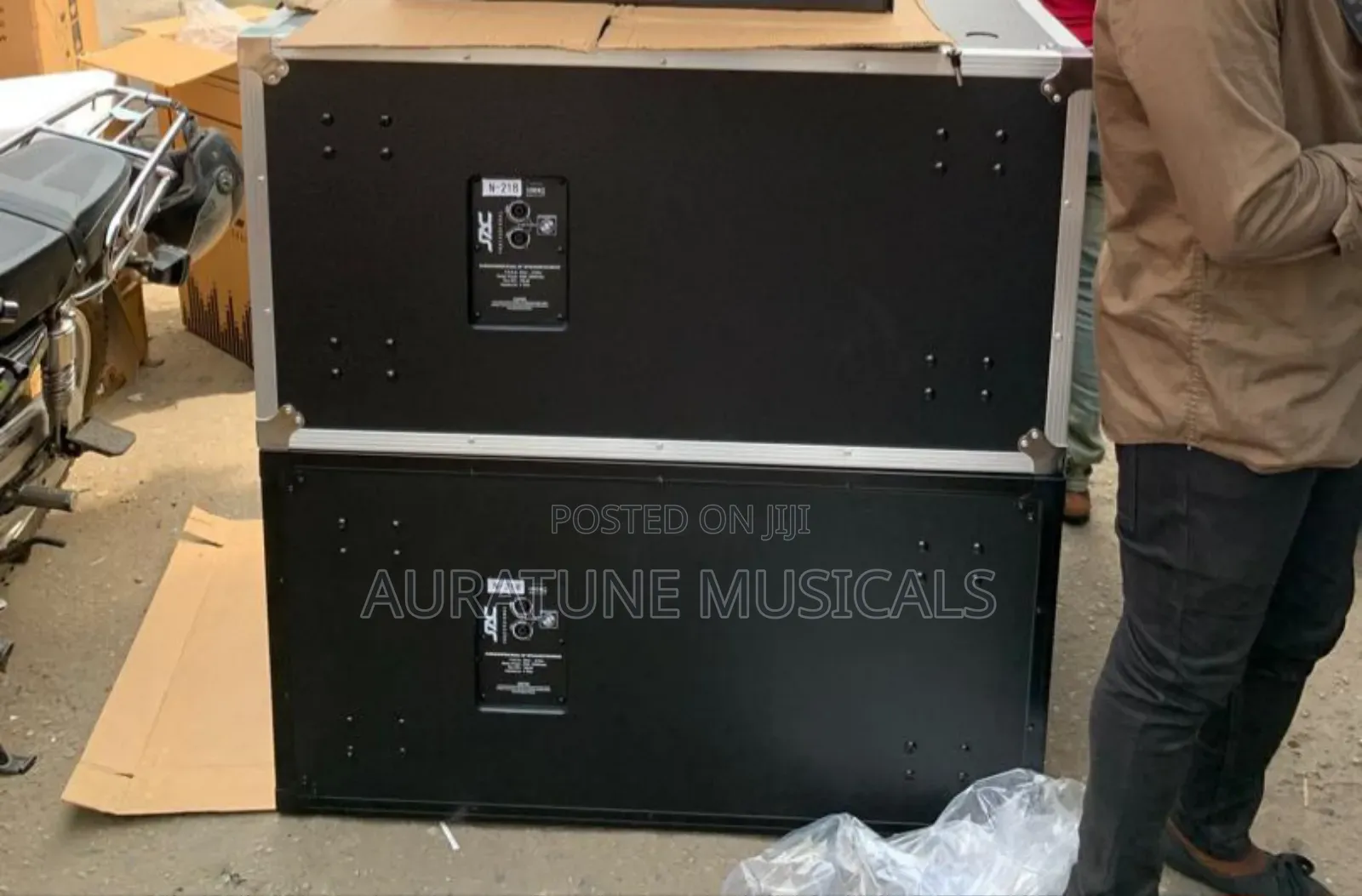 Jac Full Set of Line Array Speakers and Bass Speakers Setup
