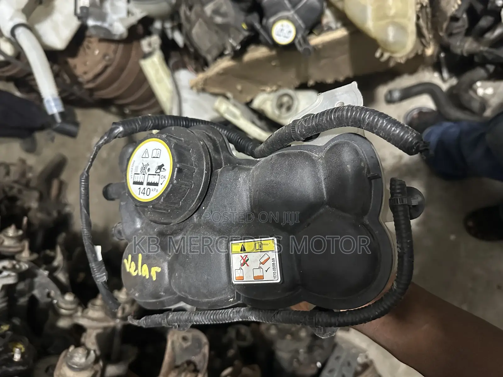 Range Rover Velar 2017-2024 Water Coolant Expansion Tank