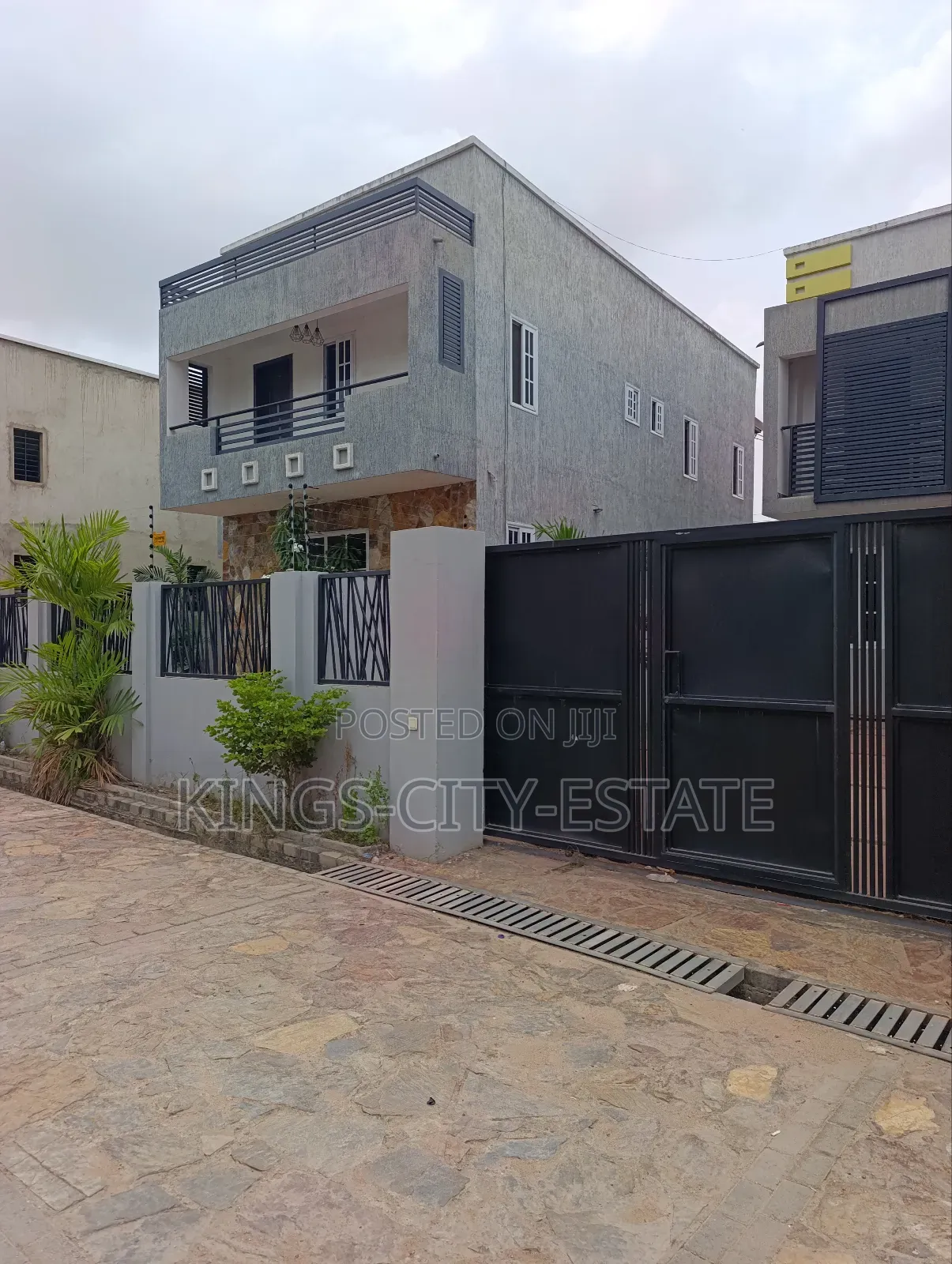 4bdrm House in White-House, Pokuase for sale