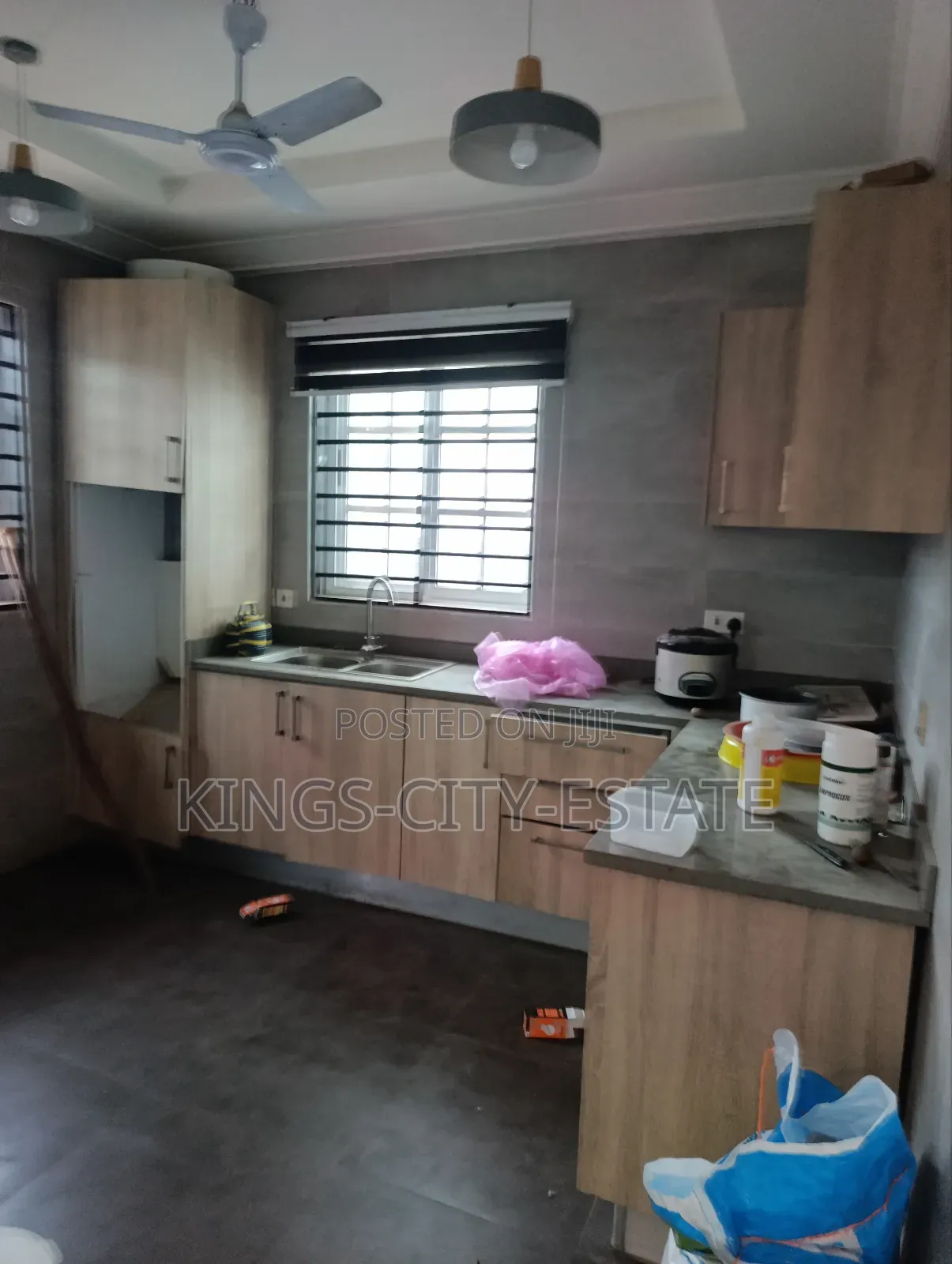 4bdrm House in White-House, Pokuase for sale