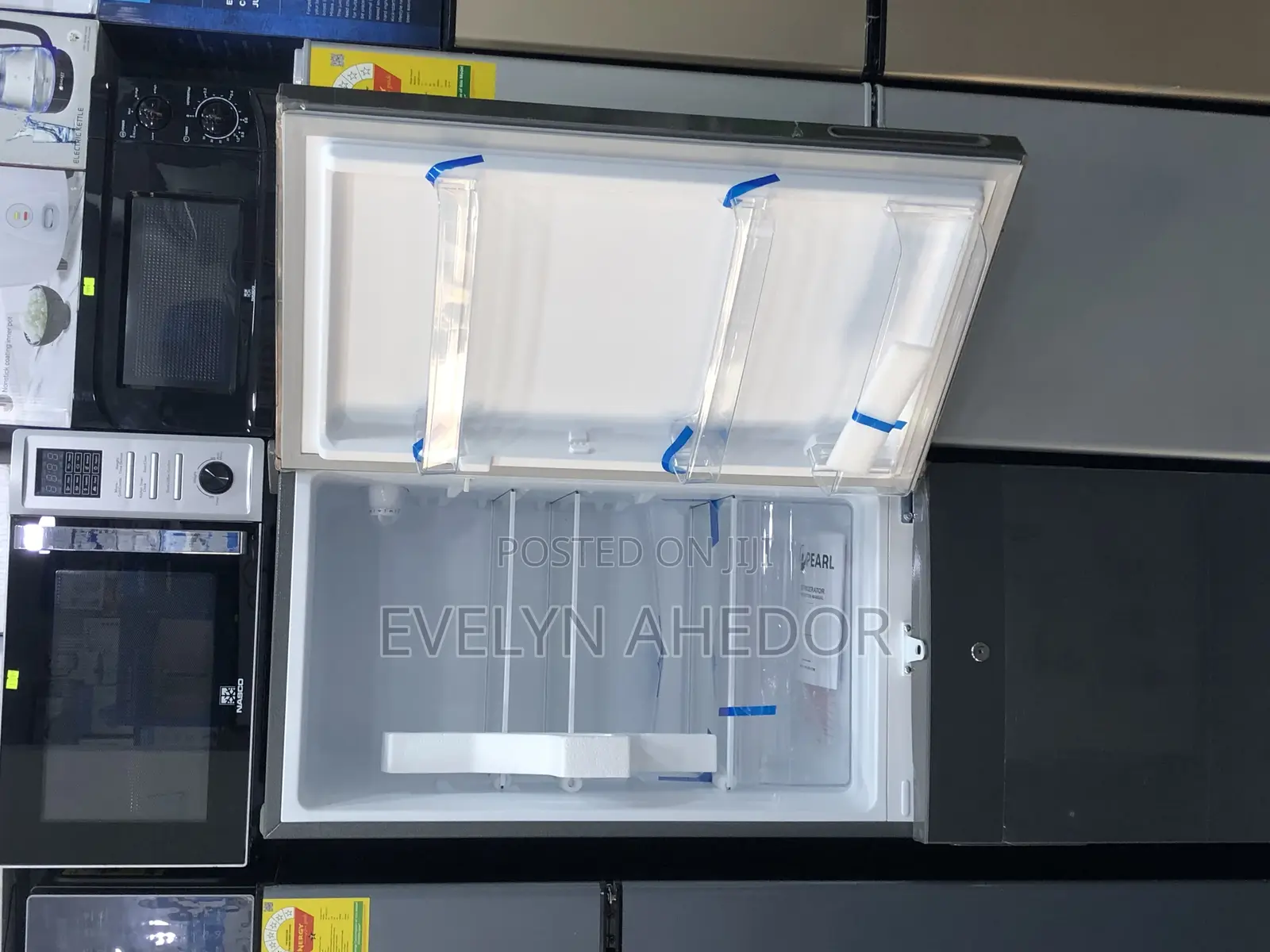Brand New Pearl Bottom Freezer 157 Liters With Lock and Key