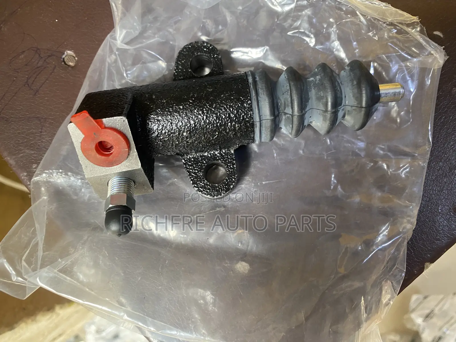 Nissan Hardbody Clutch Cylinder Down