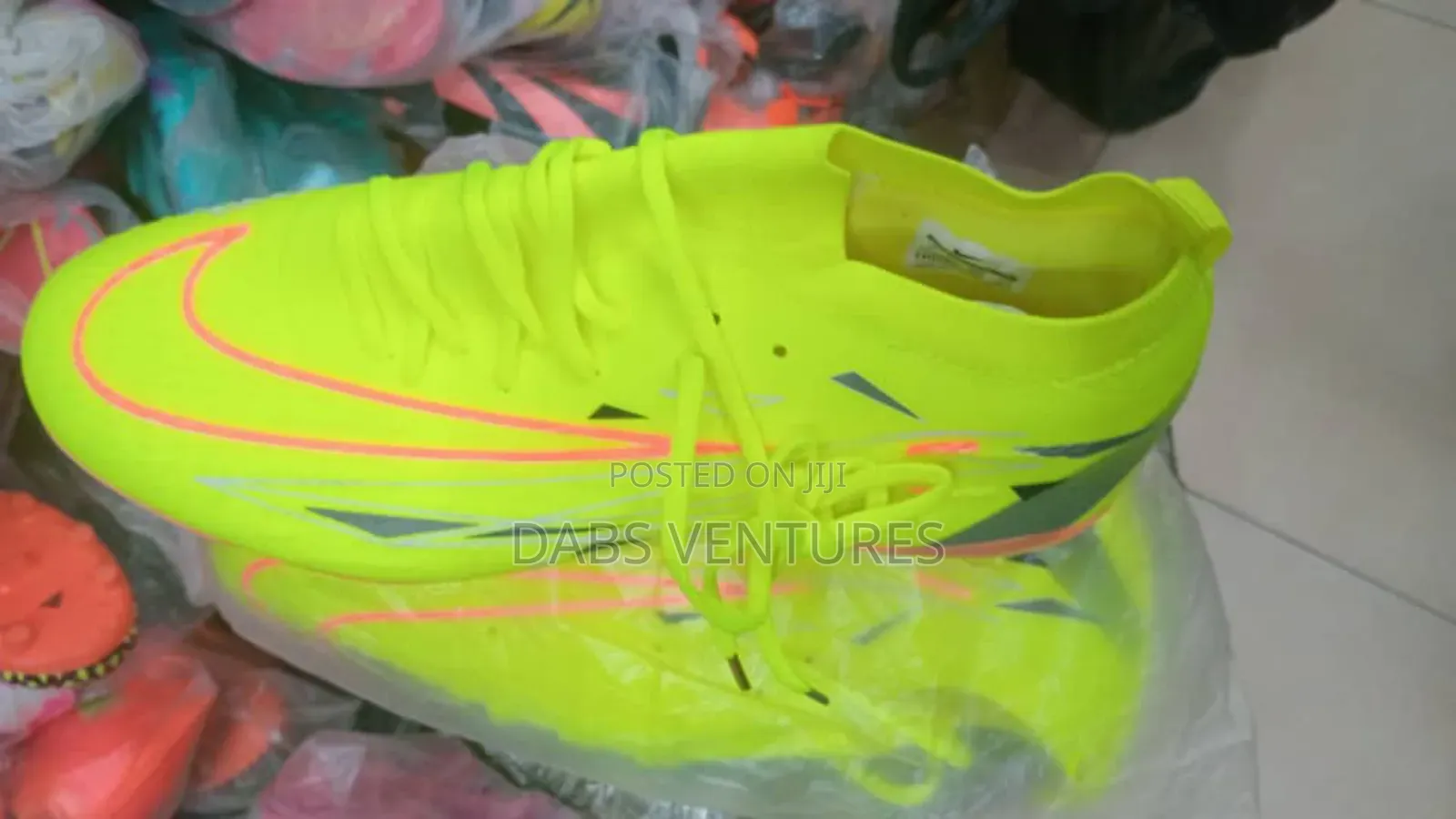 Quality Fashionable Football Boot
