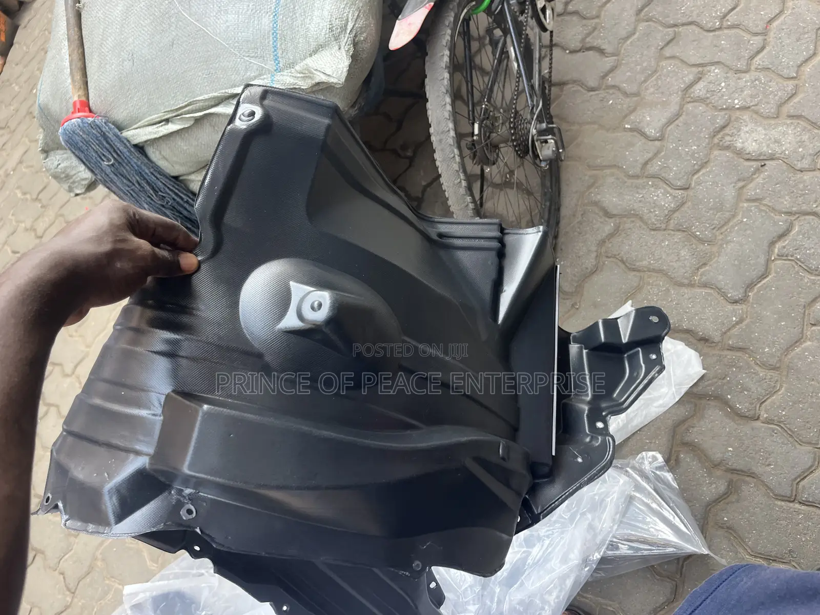 Toyota Hilux Fender Linner Pair