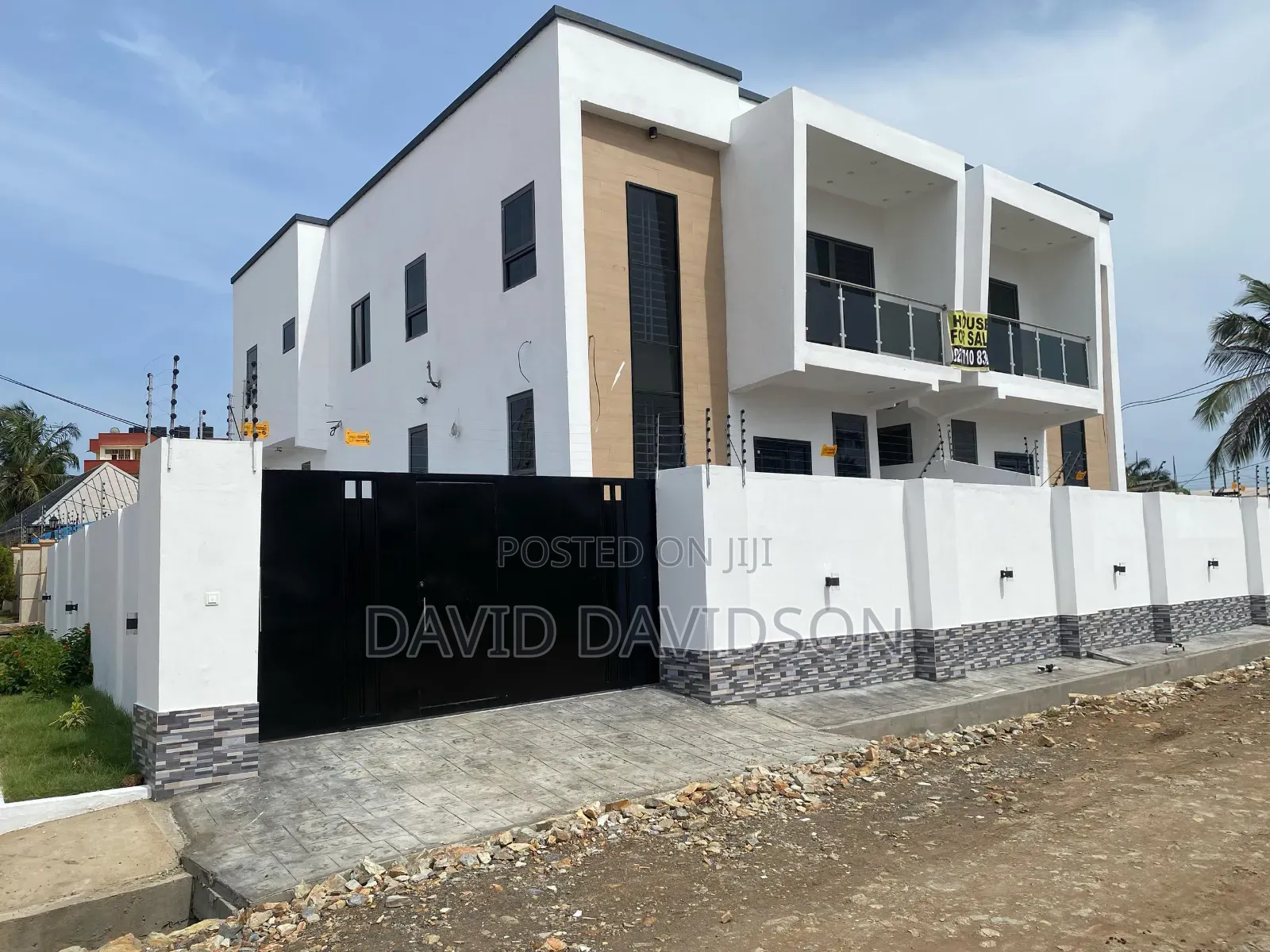 4bdrm House in 4 Bedroom Duplex, Tema Metropolitan for sale