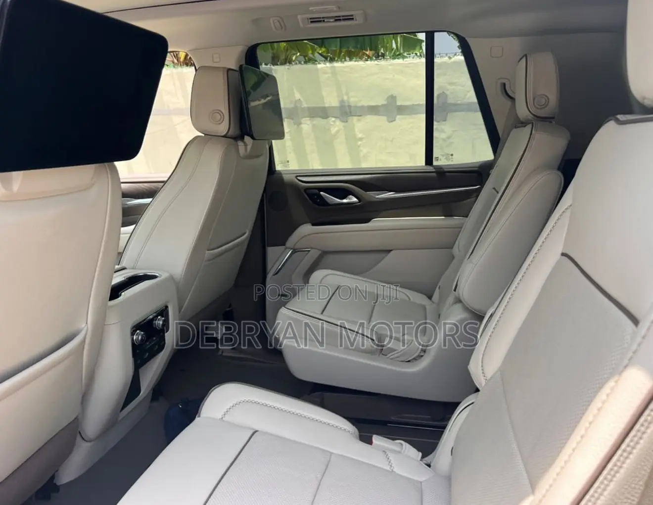 GMC Yukon 2023 Gold
