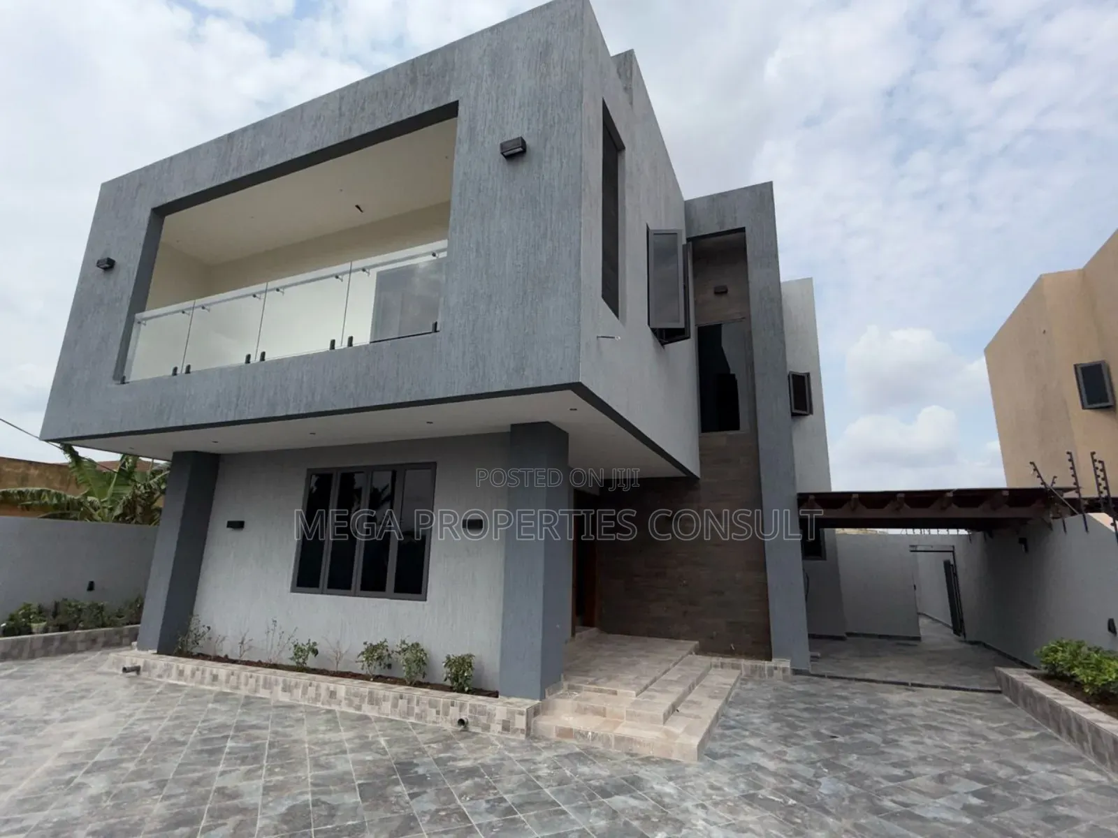 4bdrm Duplex in Kwabenya for sale