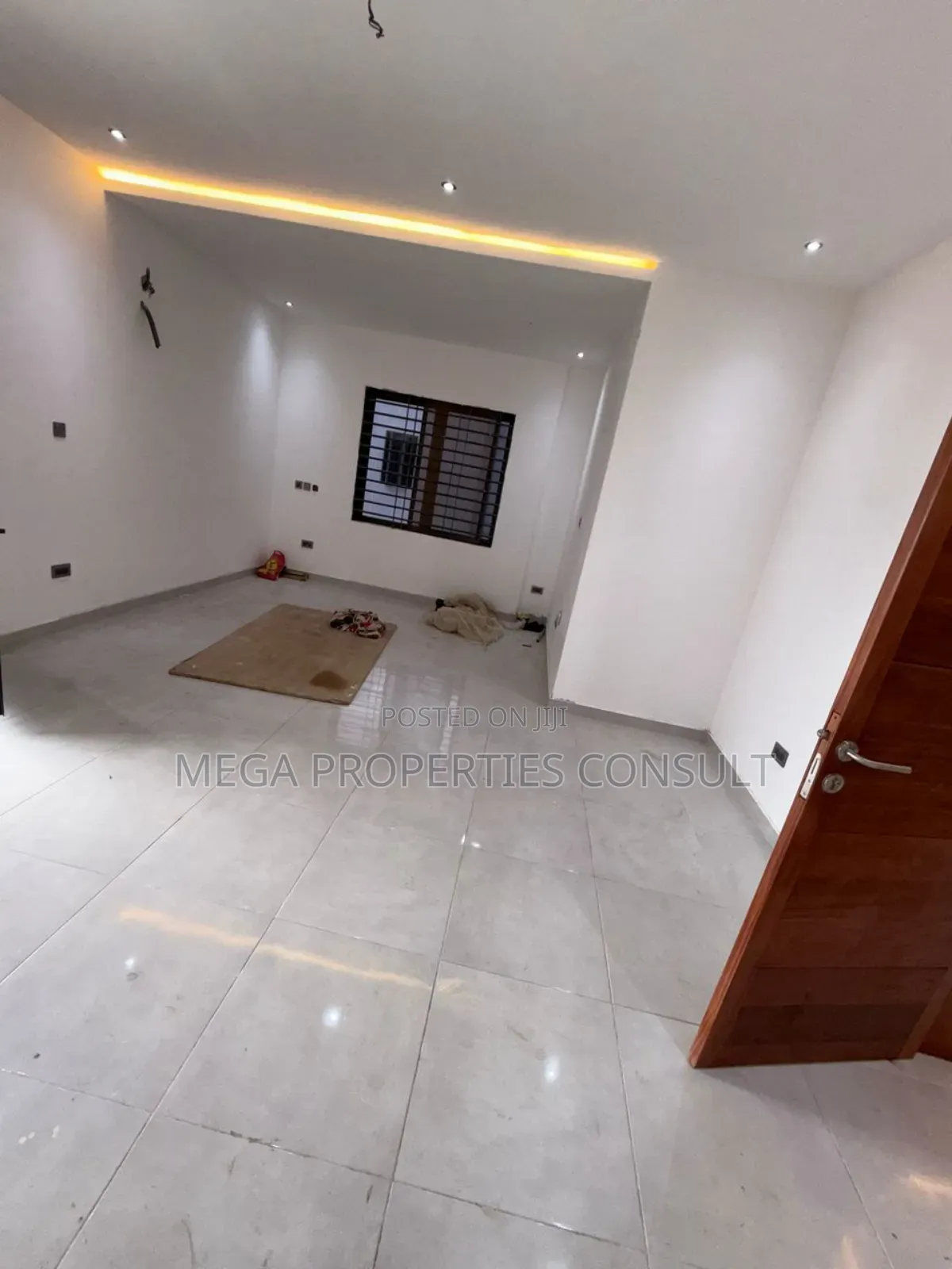 4bdrm Duplex in Kwabenya for sale