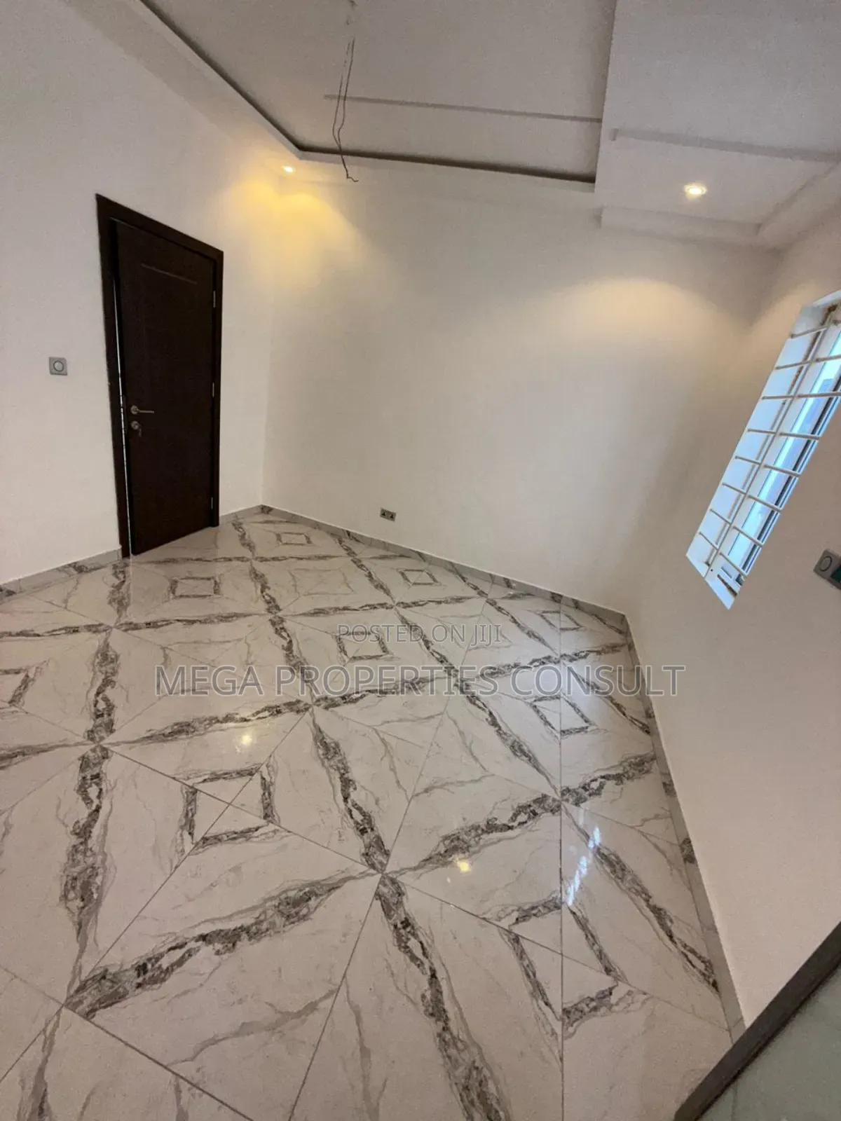 3bdrm House in Ashaley Botwe for sale