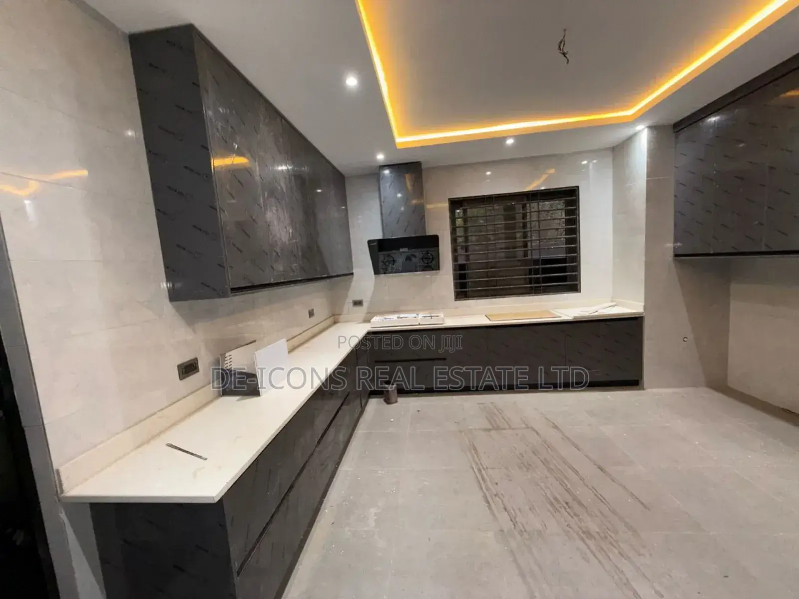 4bdrm Duplex in De-Icons Real Estate for sale