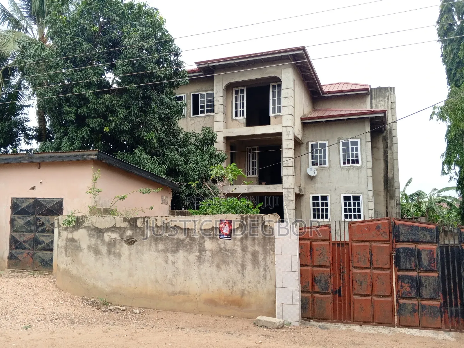 10bdrm House in Bestchoice Property, Sowutwuom for sale