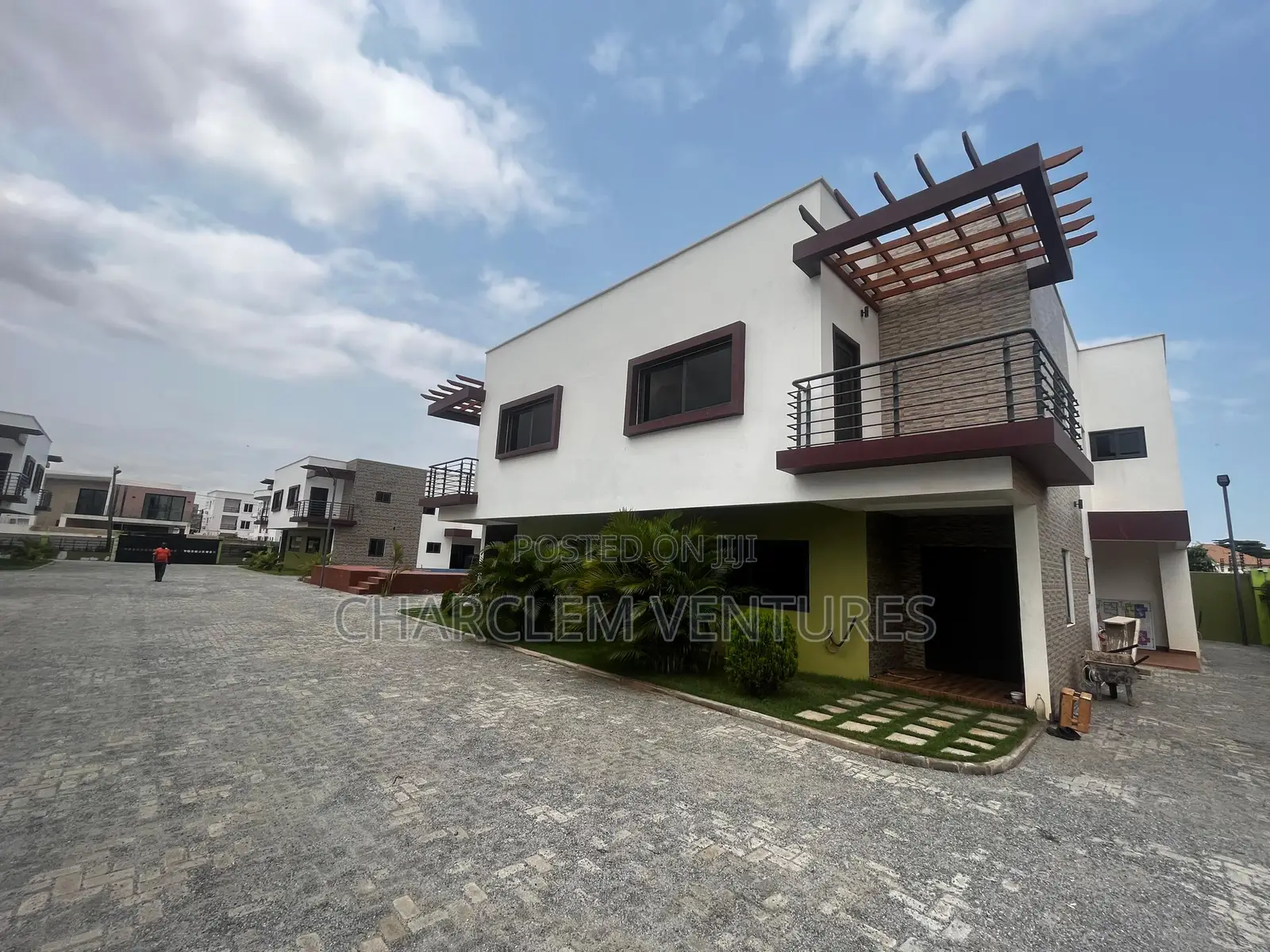 3bdrm Townhouse / Terrace in Charclem Ventures, East Legon for rent