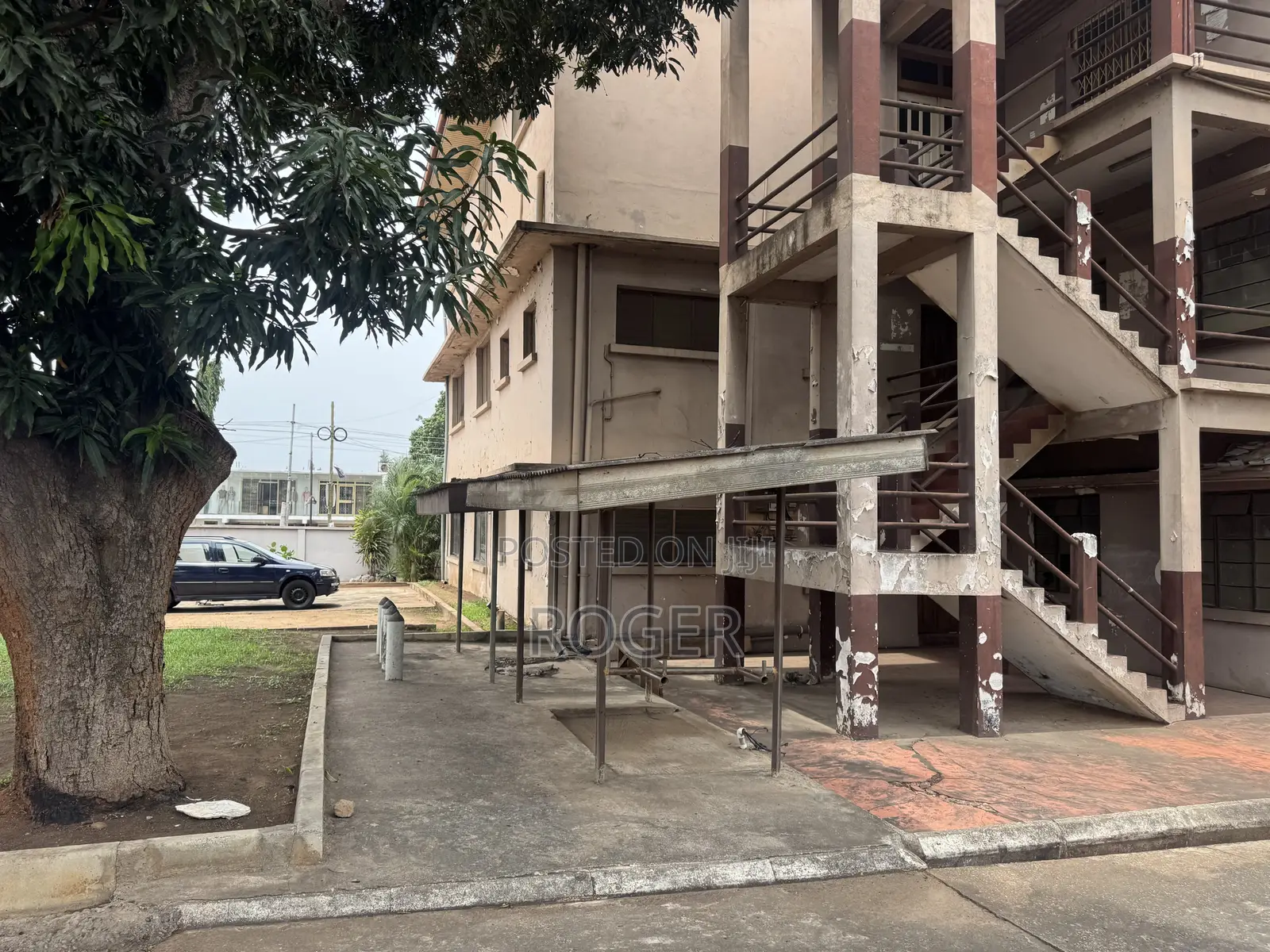 1acre Land With an Apartment for Sale at Tesano