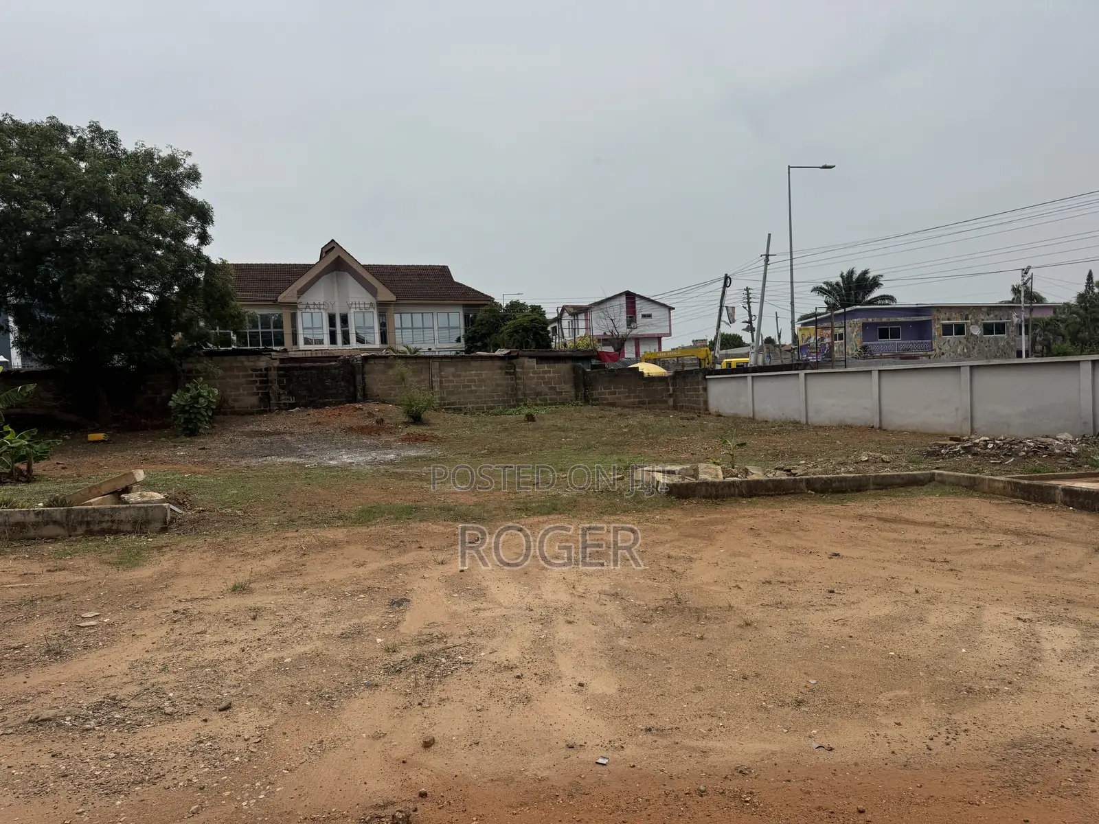 1acre Land With an Apartment for Sale at Tesano