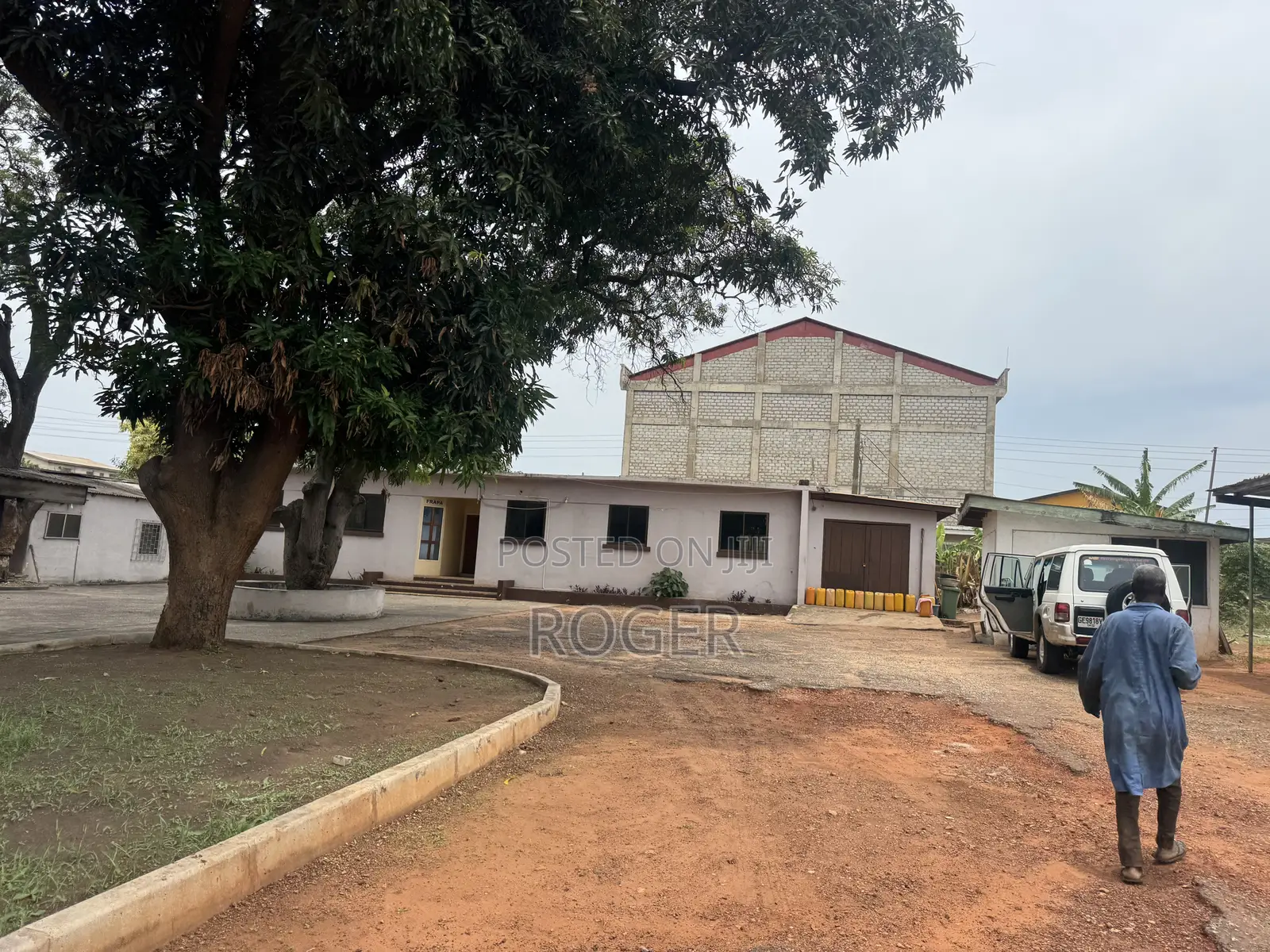 1acre Land With an Apartment for Sale at Tesano