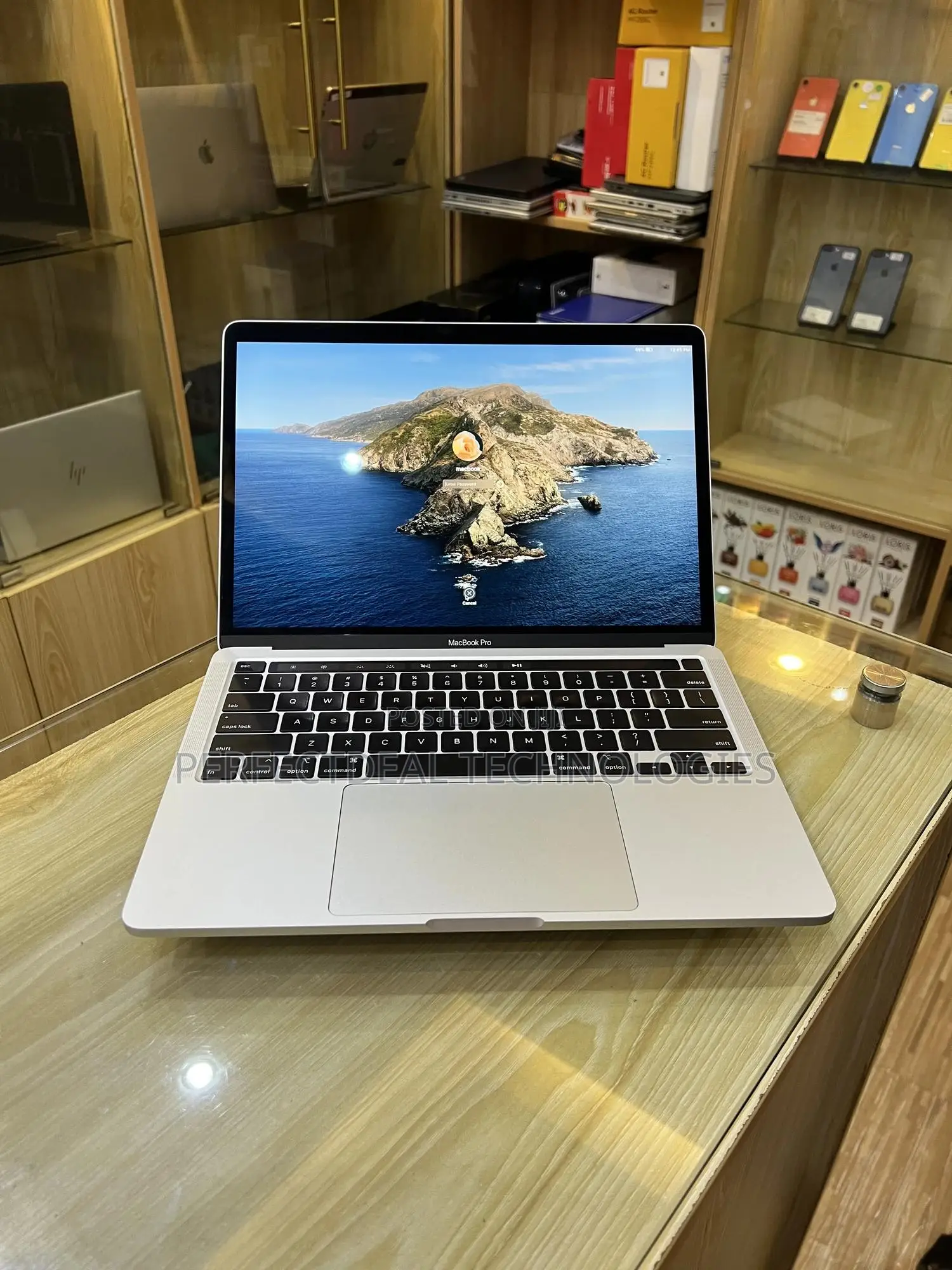 New Laptop Apple MacBook Pro 2019 8GB Intel Core I5 SSD 512GB