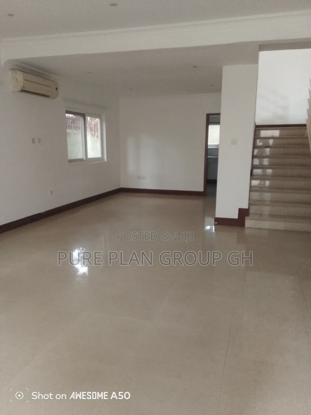 4bdrm House in Airport View Hotel for rent
