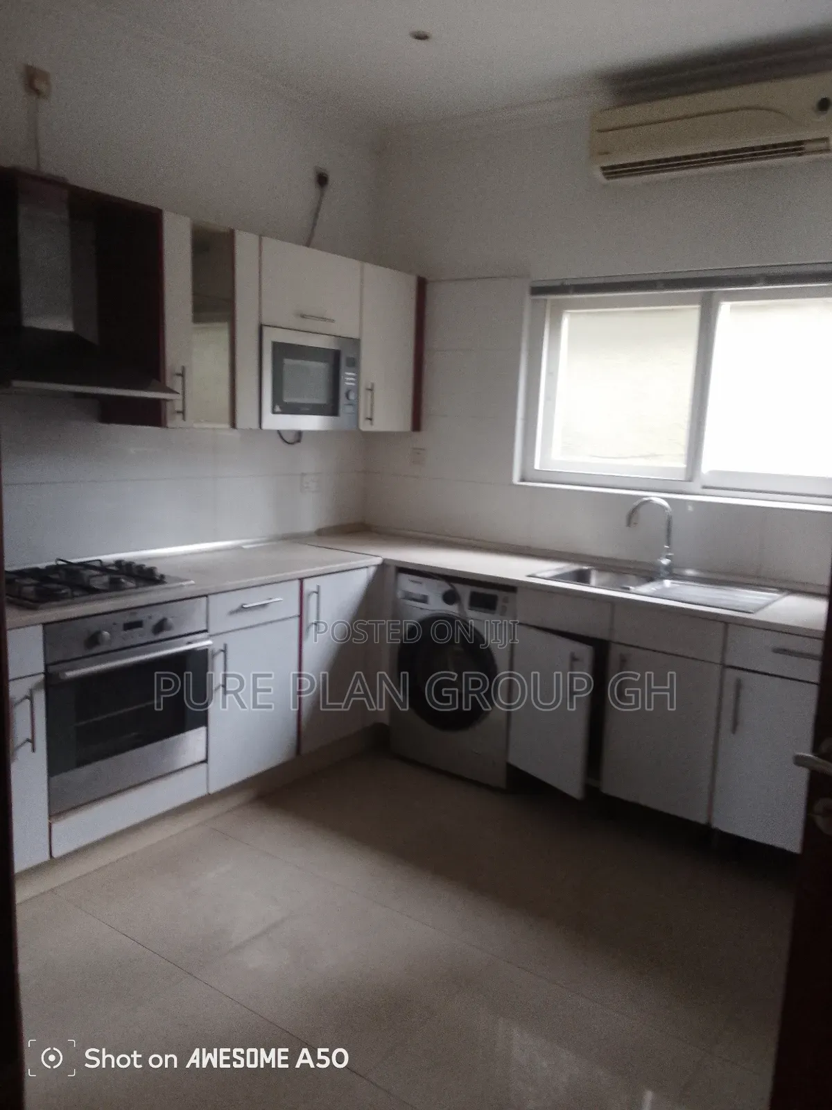 4bdrm House in Airport View Hotel for rent