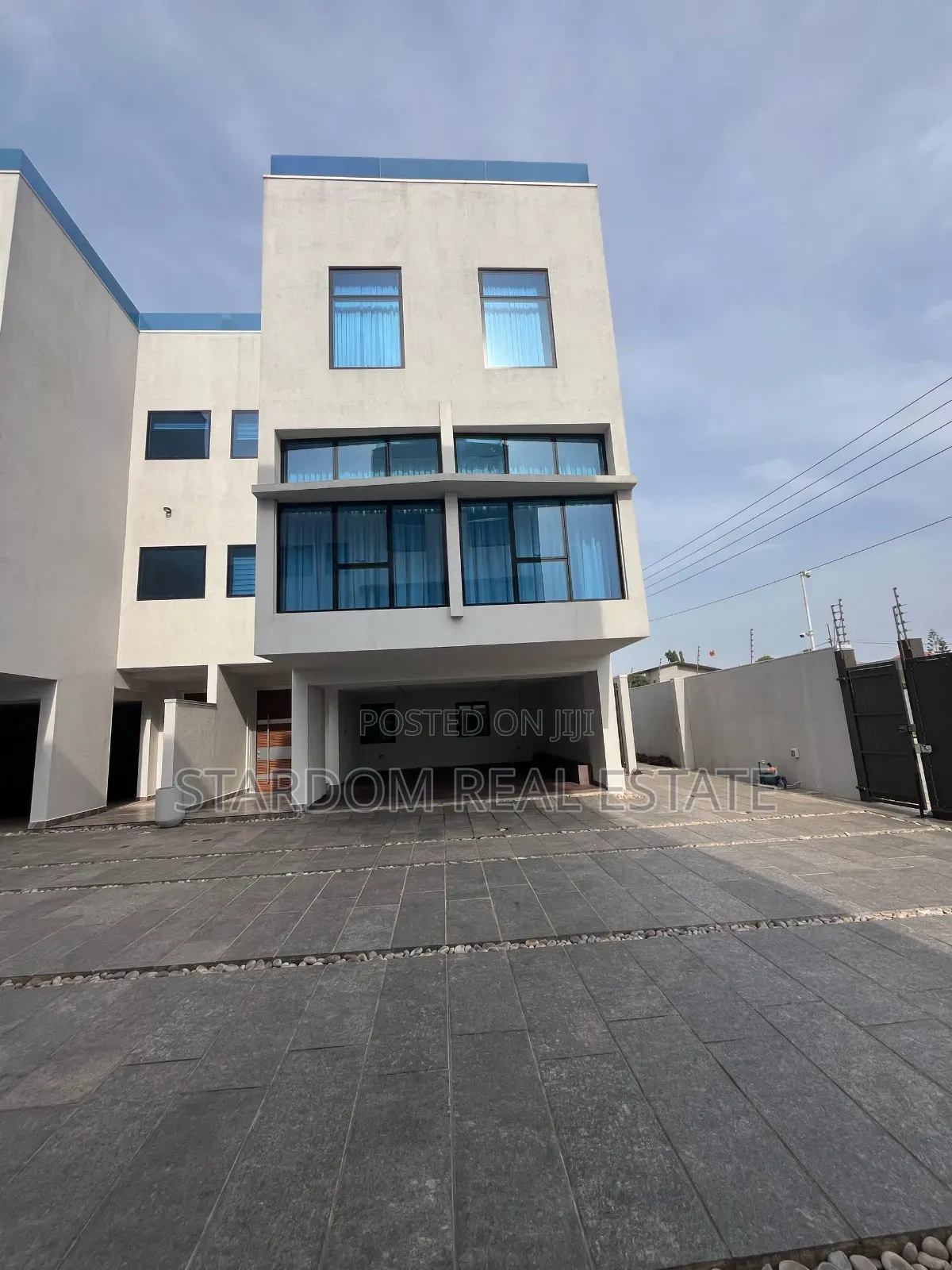 Furnished 4bdrm Townhouse / Terrace in East Legon for rent