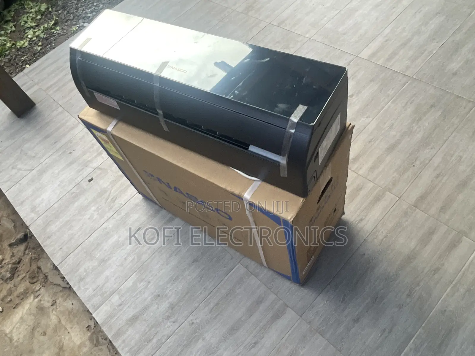 A Whole Black Body Nasco 1.5hp R410 Air Conditioner W/Mirror