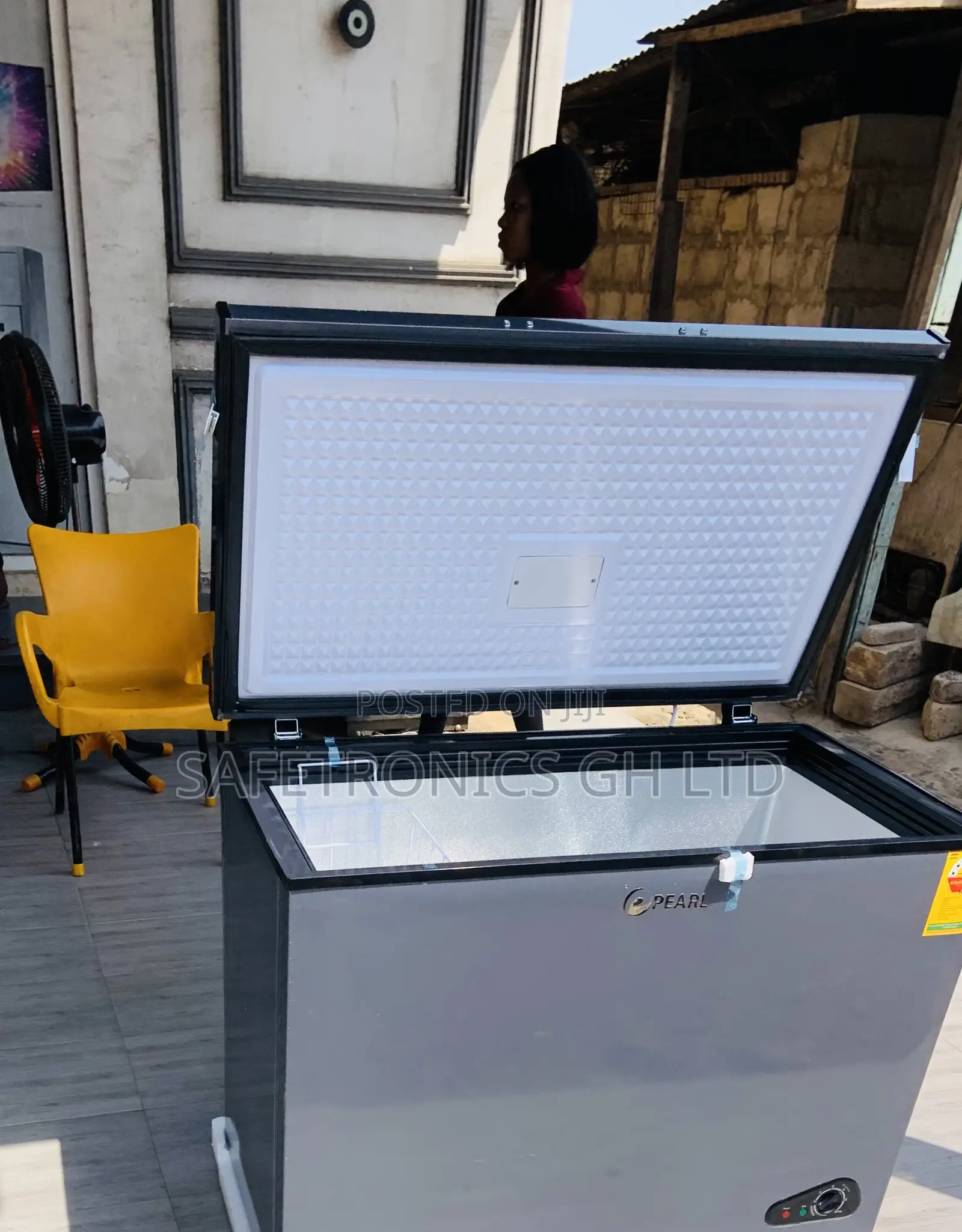 Lockable Pearl 250 Liters Fast Singledoor Dark Grey Freezer
