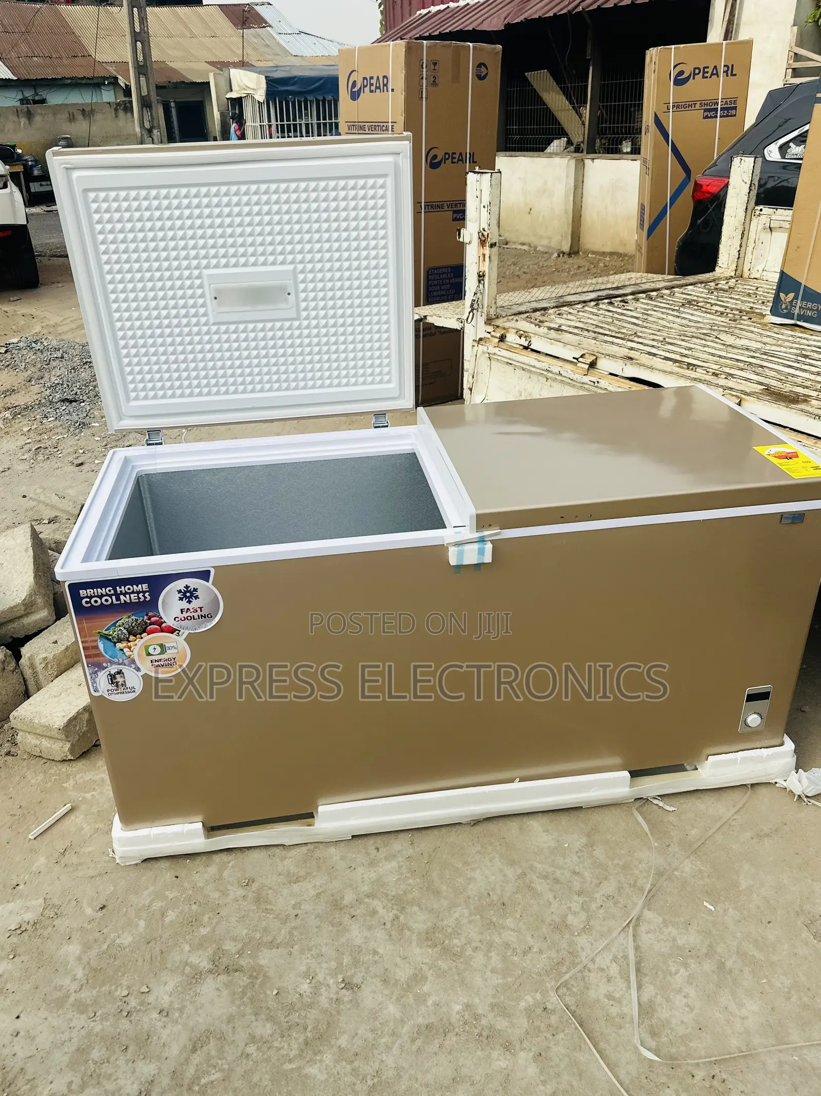600)L Chest Double Door Nasco