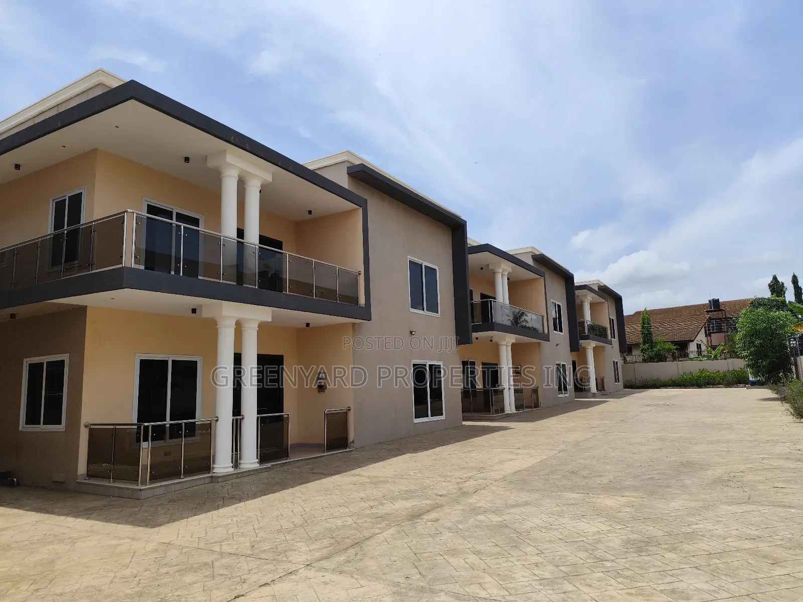4bdrm Townhouse / Terrace in Adjiringanor, East Legon for rent