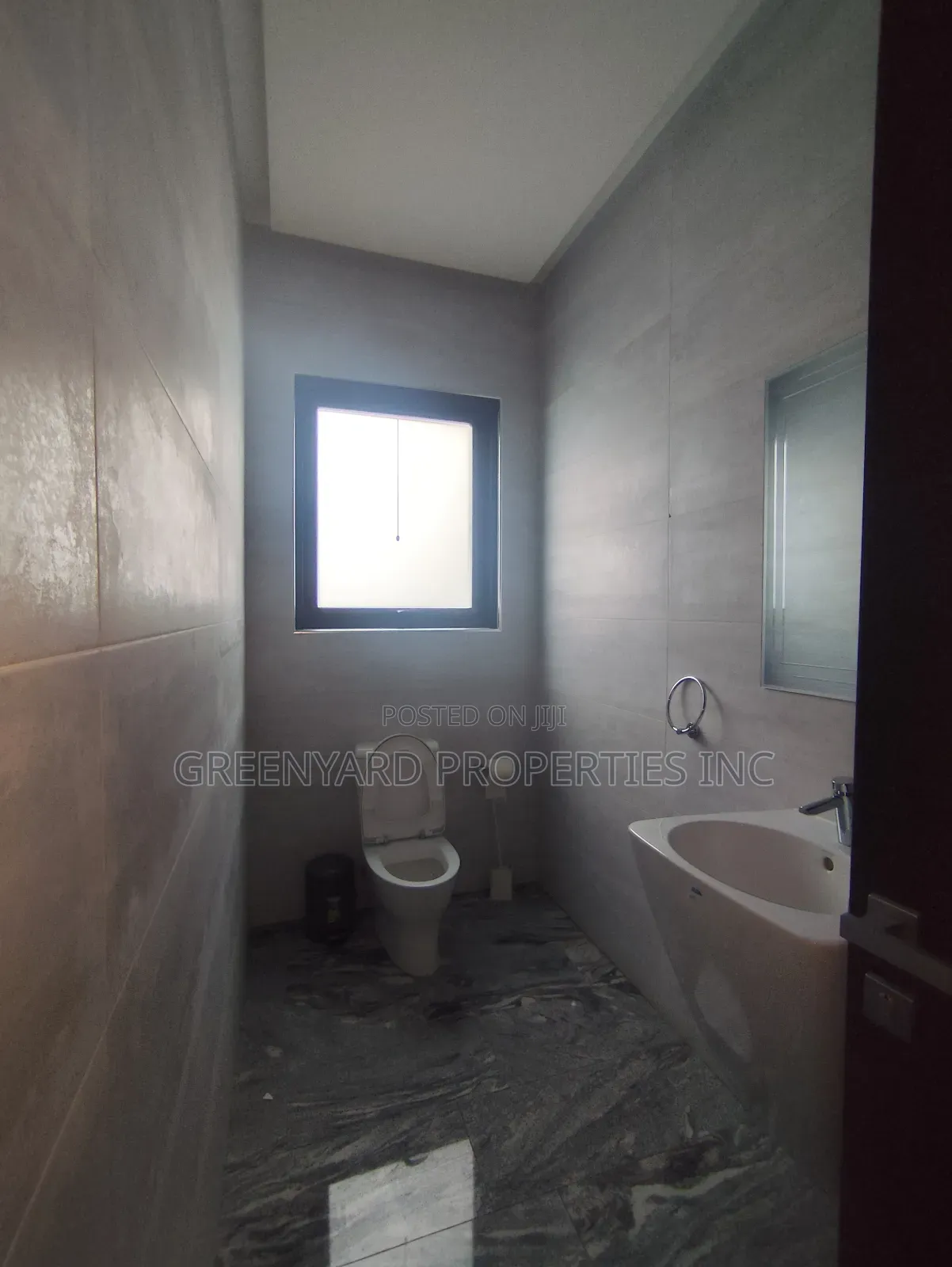 Furnished 4bdrm Townhouse / Terrace in Ghana Link, East Legon for rent