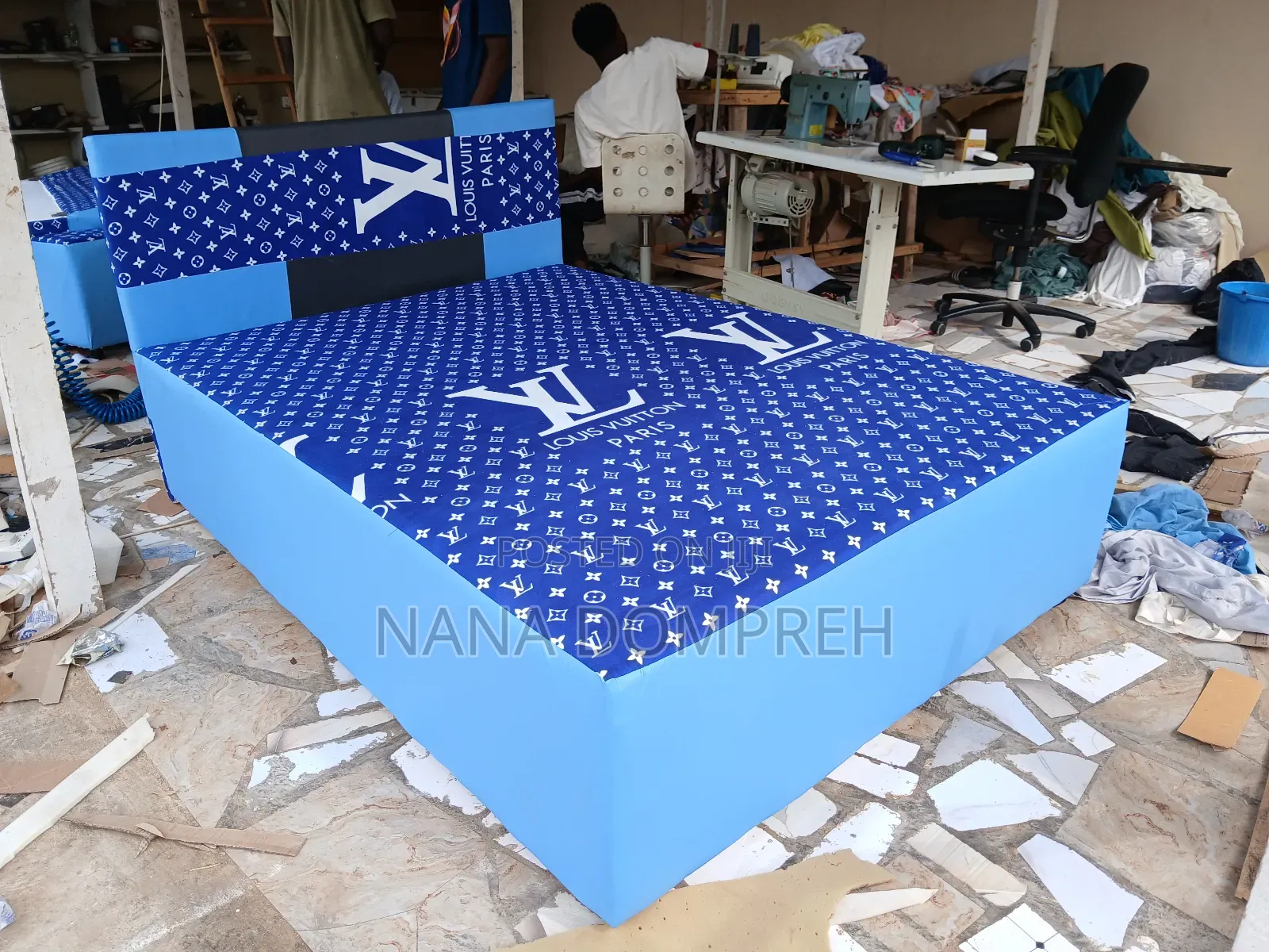 Blue Lv Bed