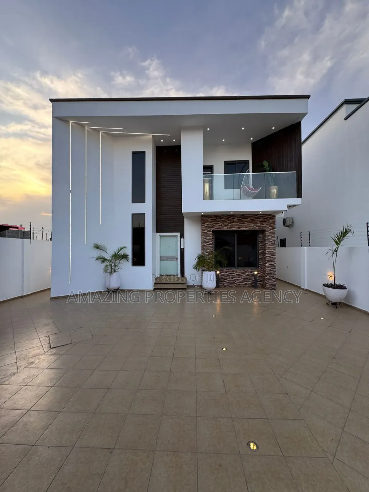 Furnished 4bdrm House in Adjiriganor for rent