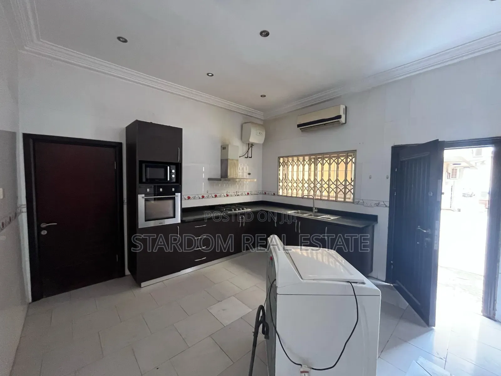 4bdrm Duplex in Adjiringanor, East Legon for rent