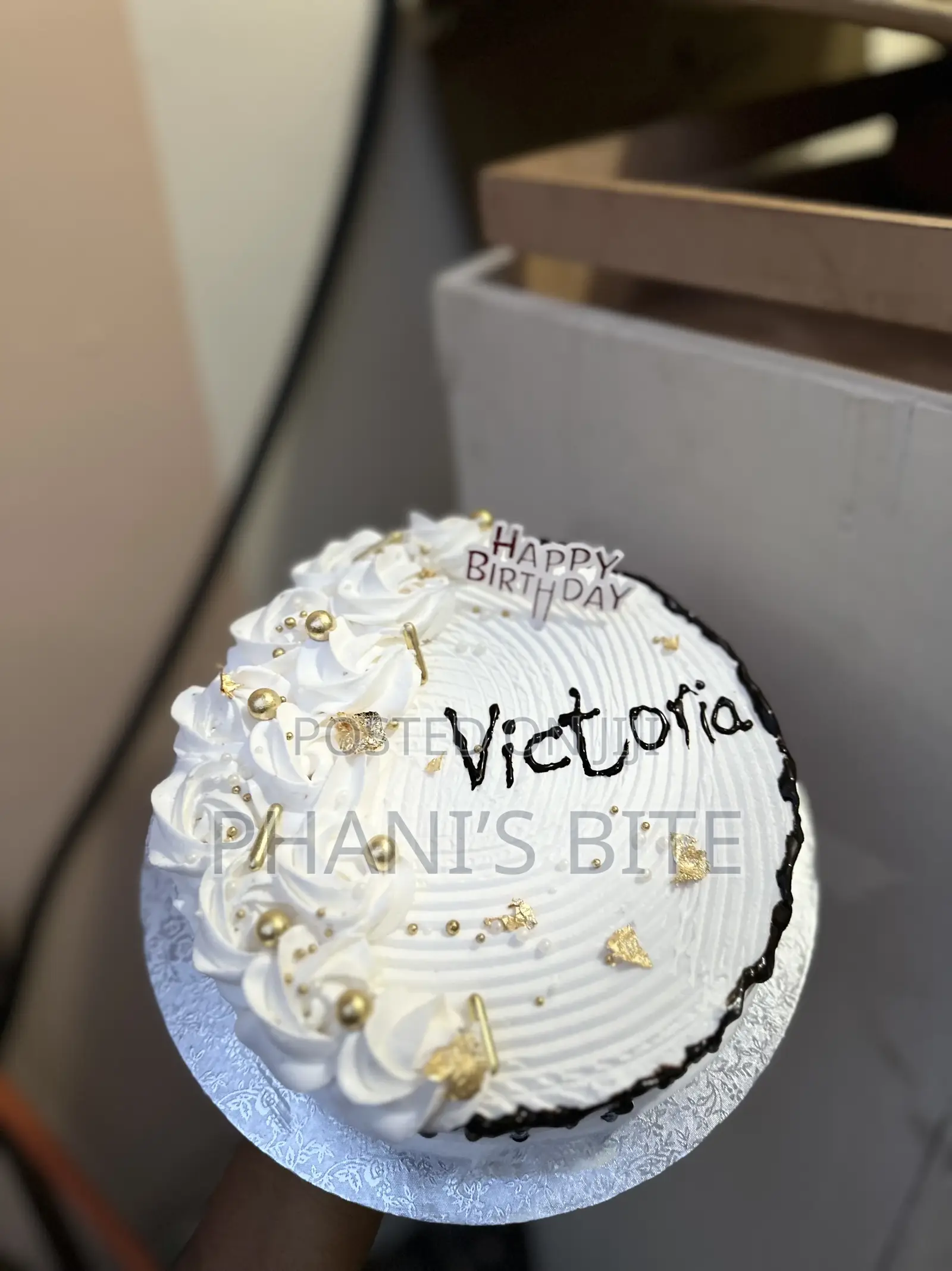 Vanilla Cake Size 8 One Layer Chocolate Drip
