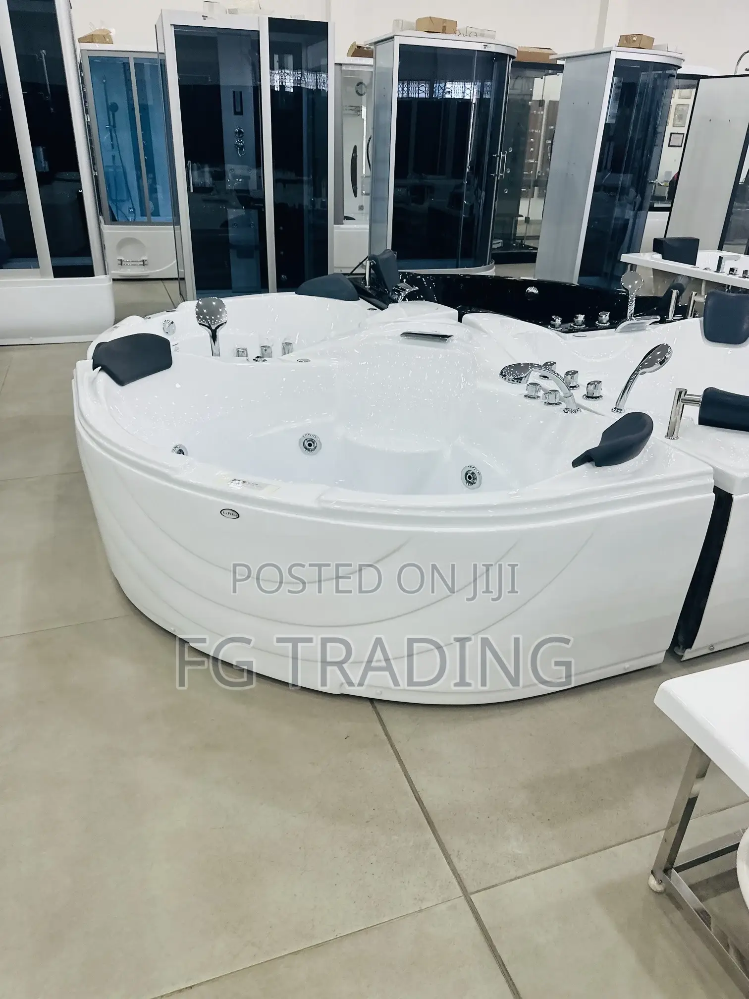 Jacuzzi - Corner Bathtub - Luxury Jacuzzi