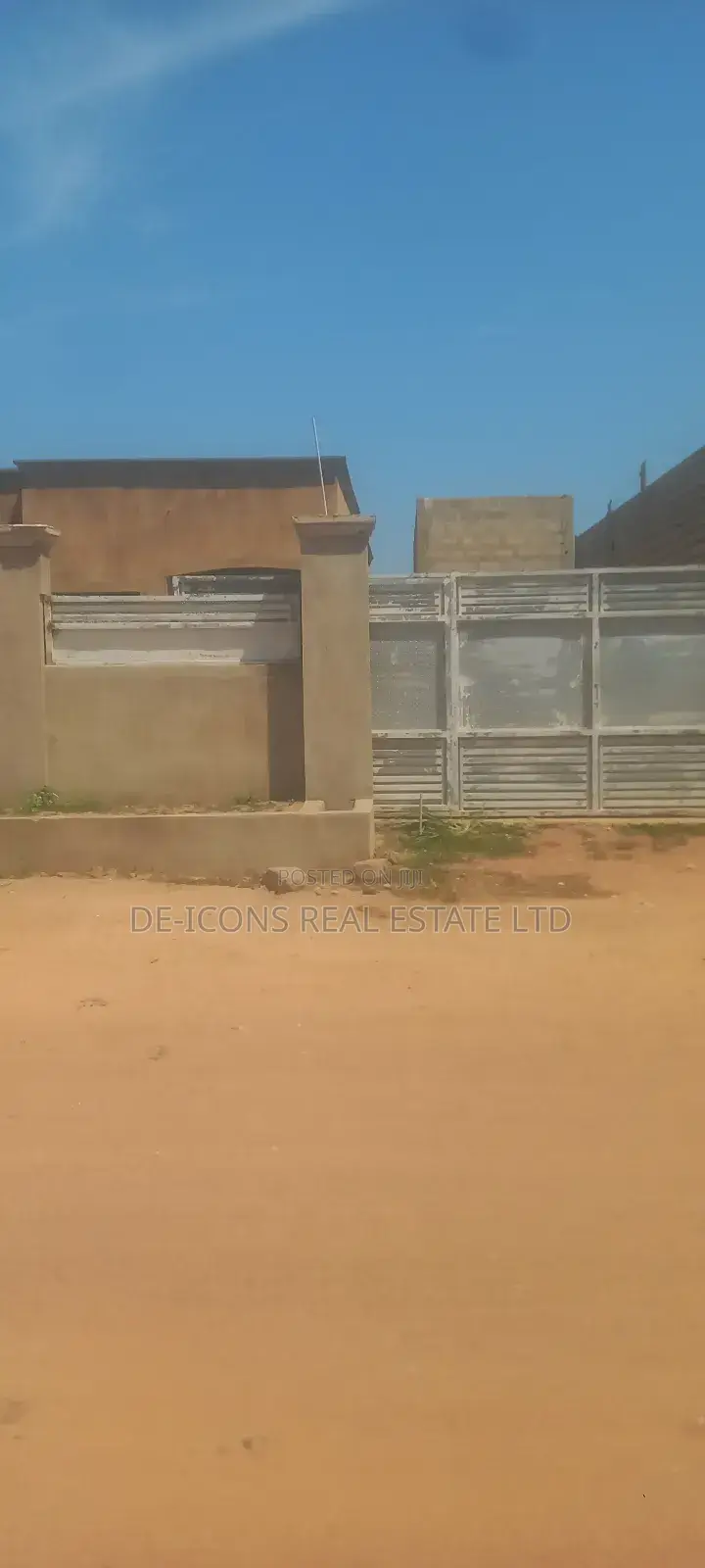 3bdrm Mansion in De-Icons Real Estate, Awutu Senya East Municipal