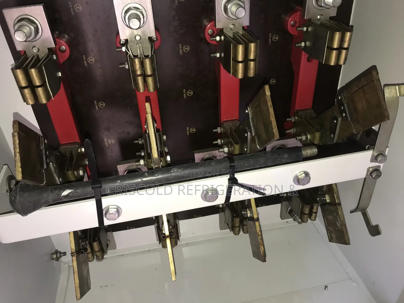 Manual Changeover / Manual Transfer Switch