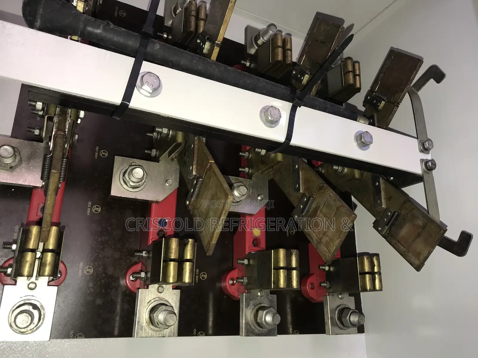 Manual Changeover / Manual Transfer Switch