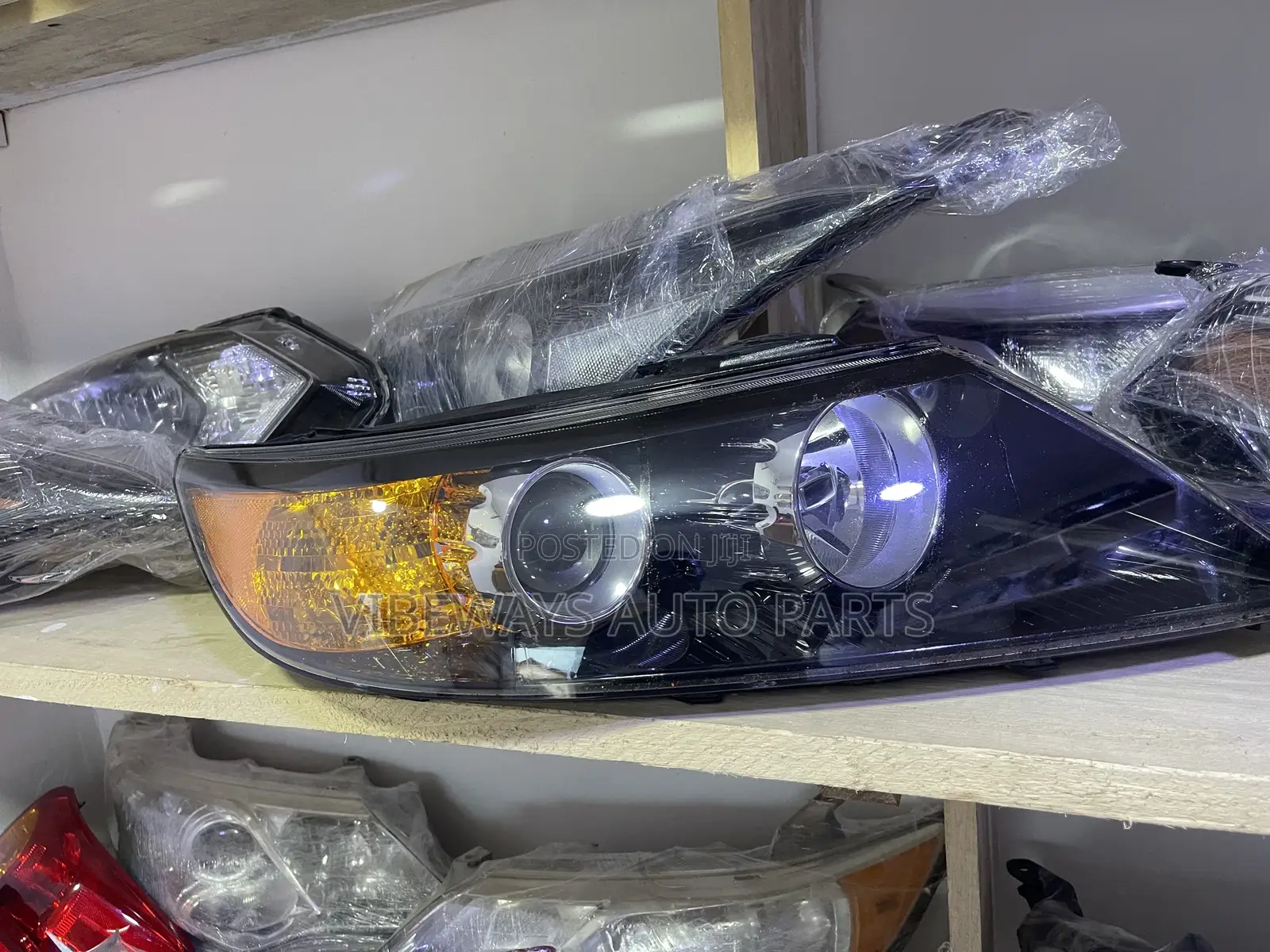 Kia Sorento 2012 Headlight Used