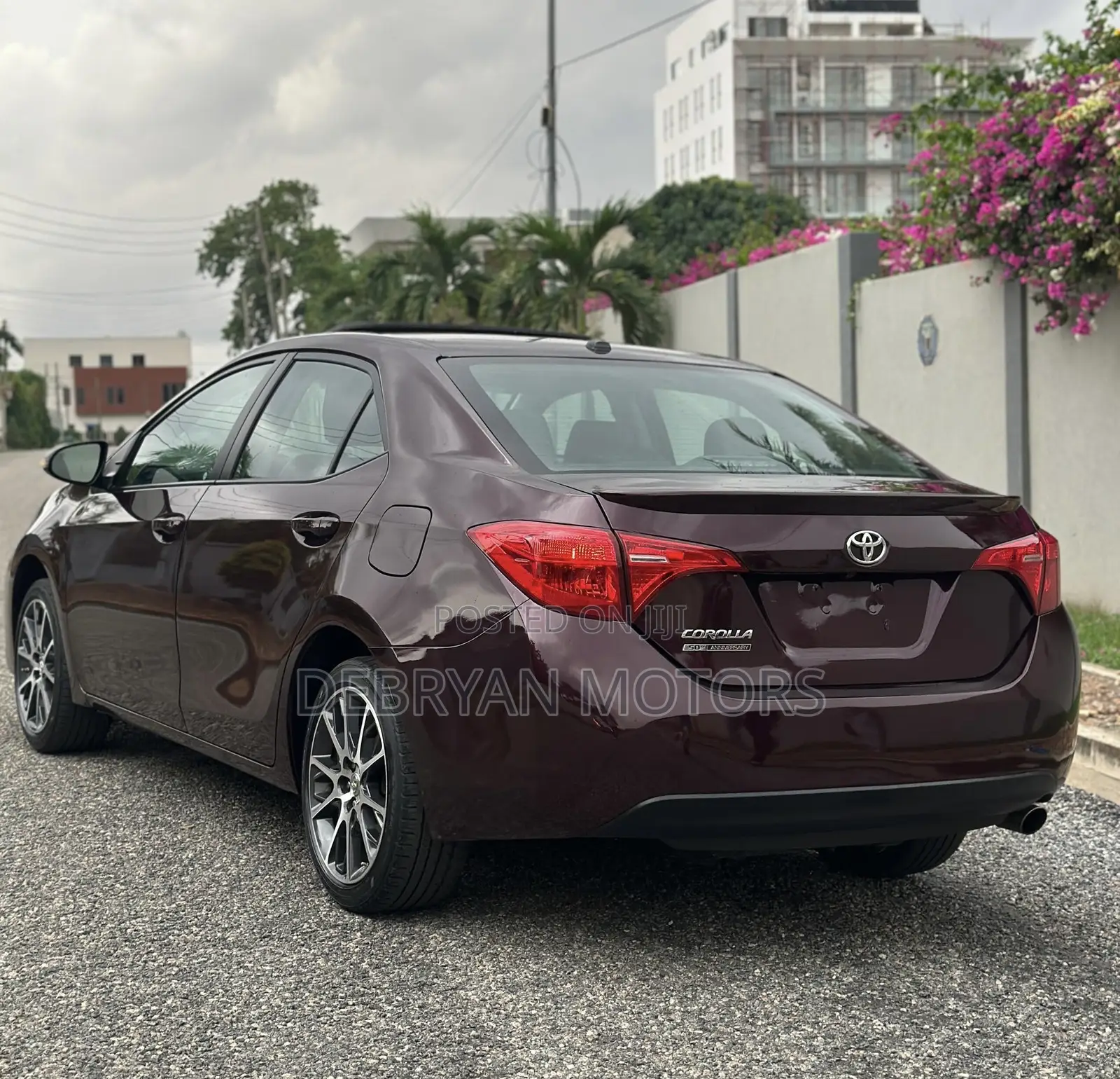 Toyota Corolla SE (1.8L 4cyl 6M) 2018 Burgundy