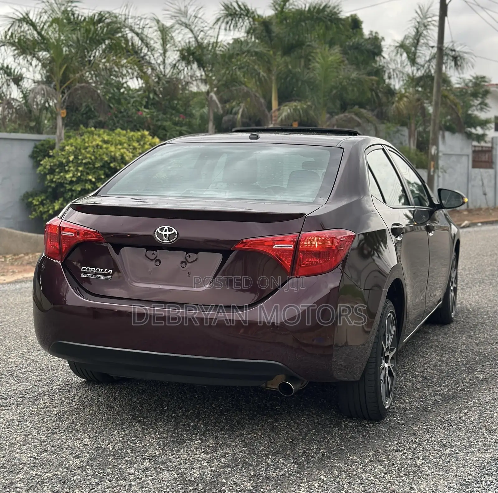 Toyota Corolla SE (1.8L 4cyl 6M) 2018 Burgundy