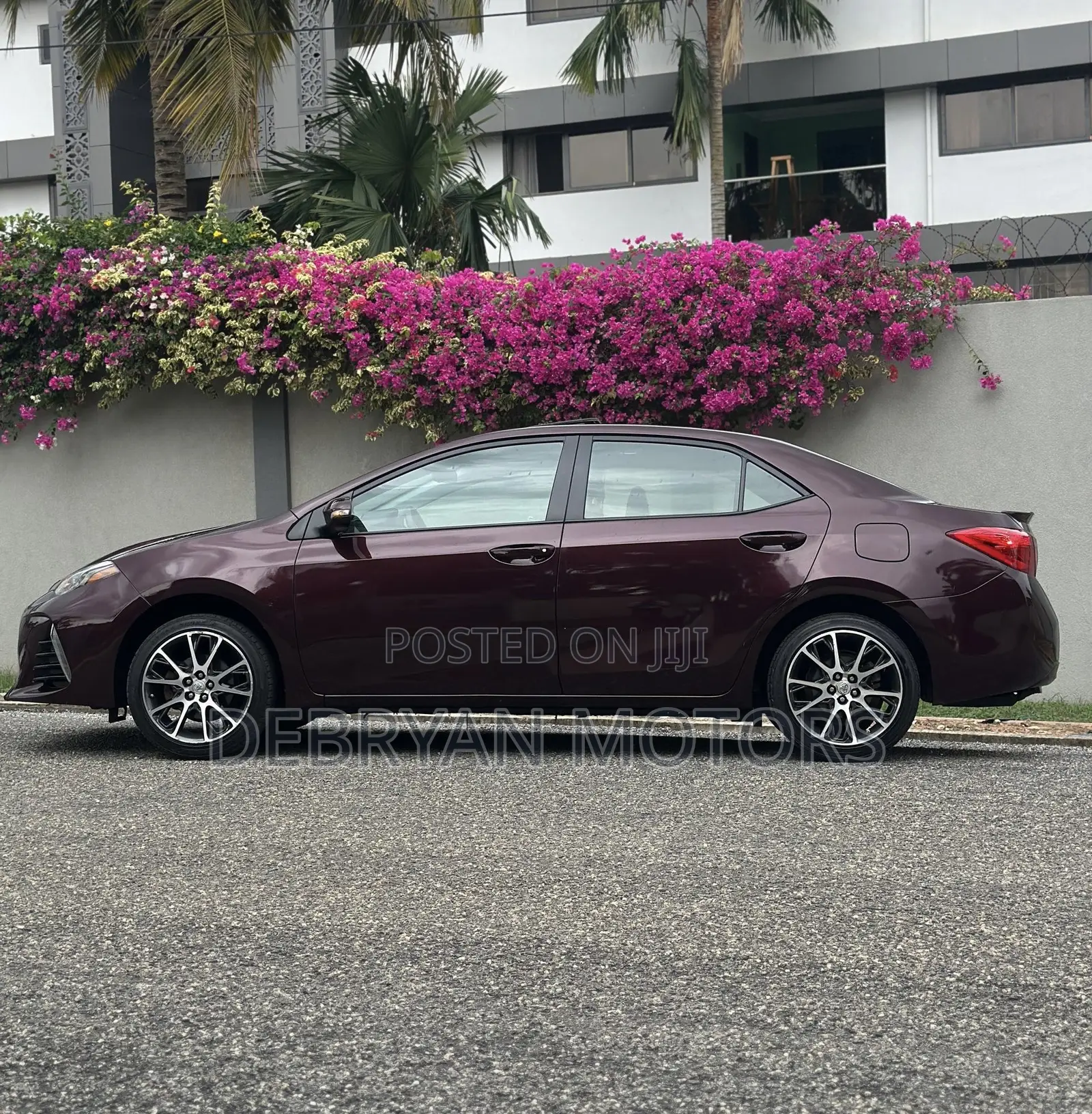 Toyota Corolla SE (1.8L 4cyl 6M) 2018 Burgundy