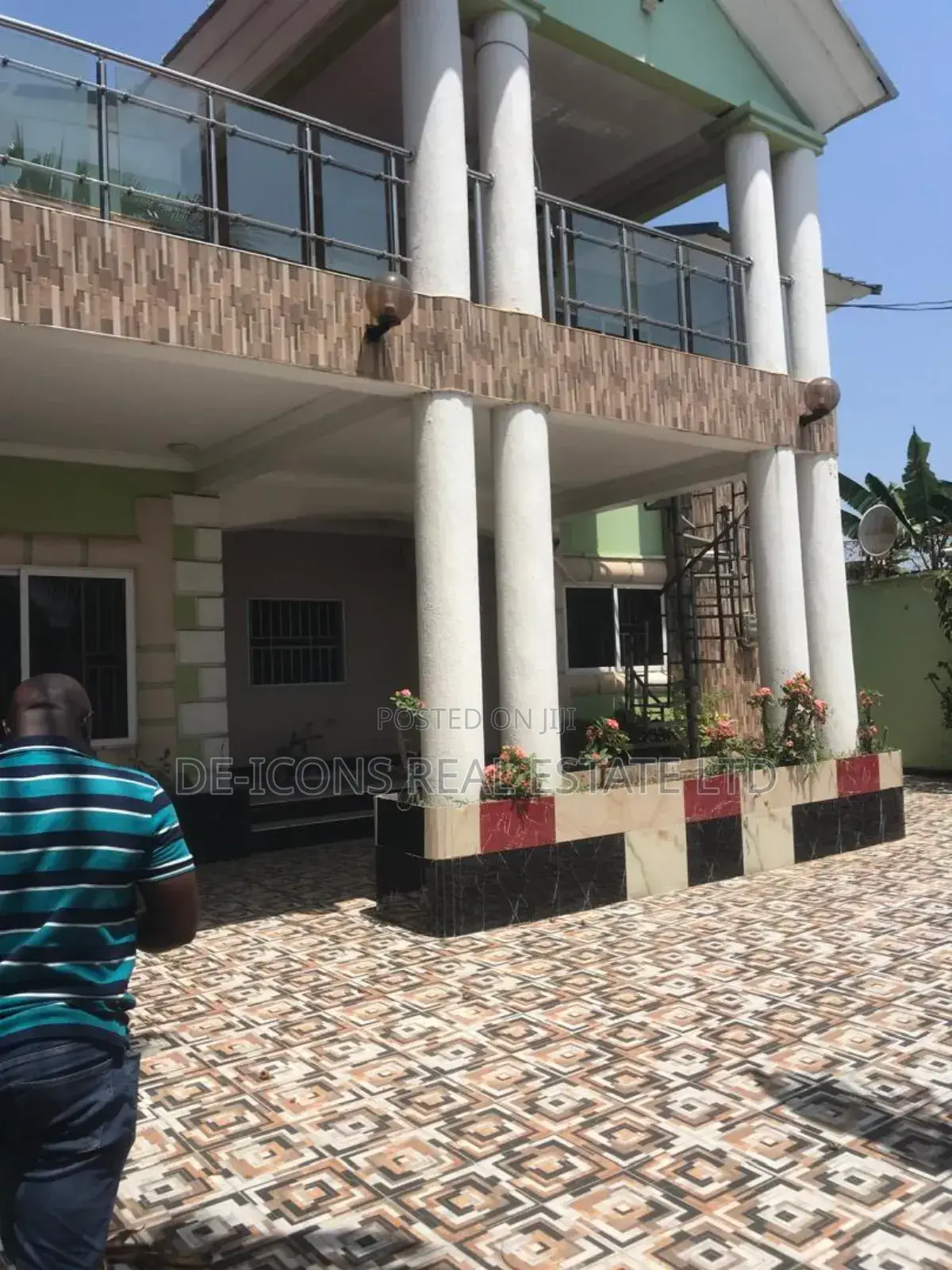 6bdrm House in De-Icons Real Estate, Awutu Senya East Municipal