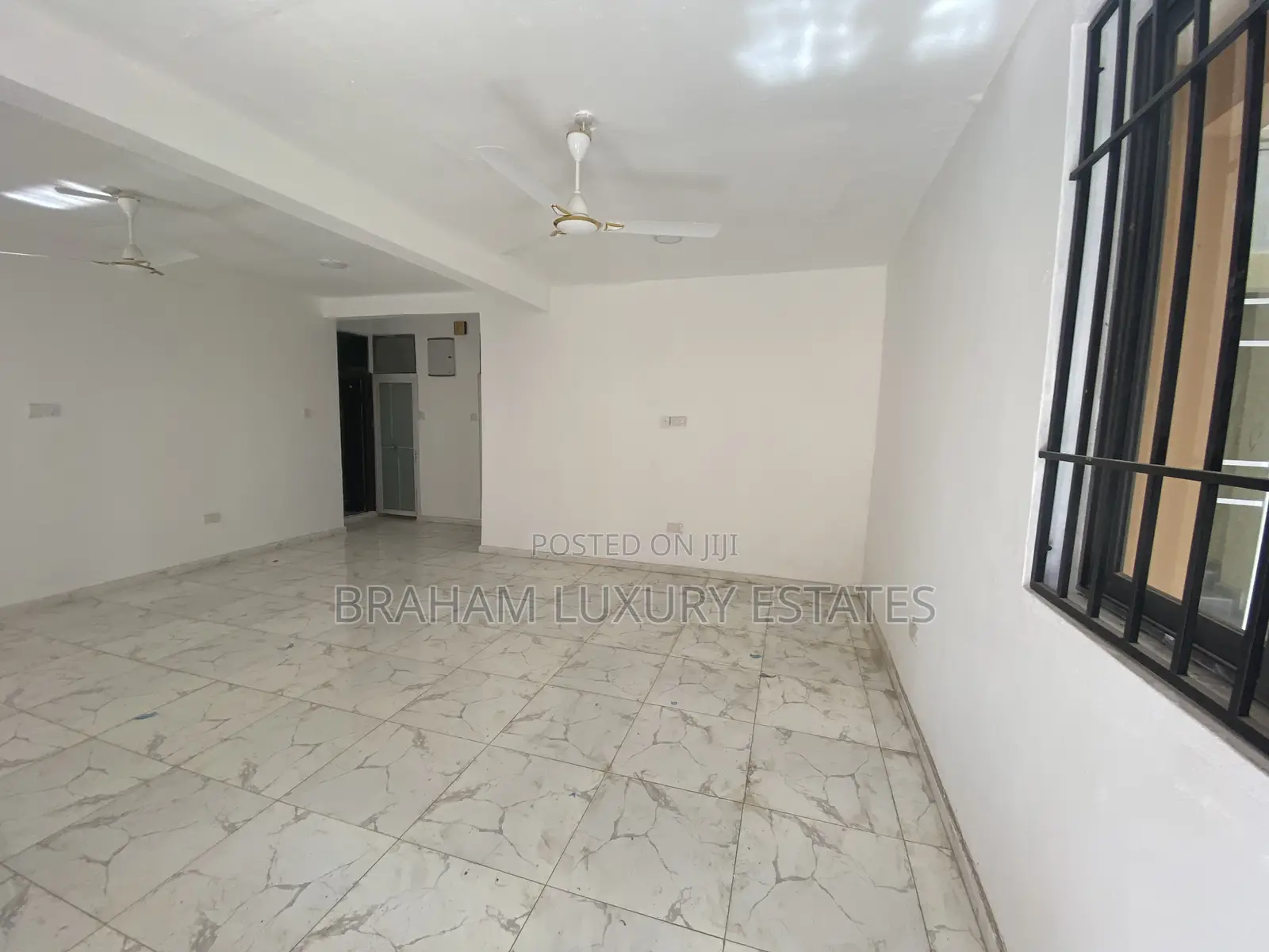 3bdrm Apartment in Braham Luxury, Sakumono for rent